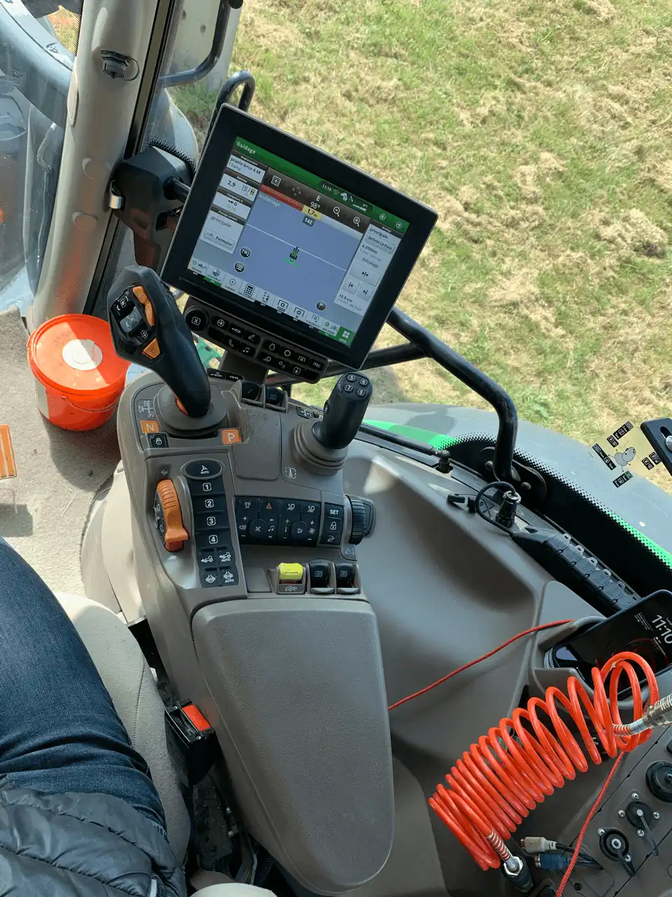 Image JOHN DEERE 6195R
