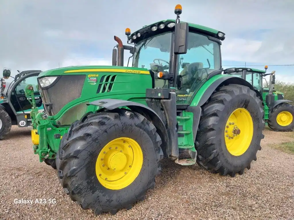 Photo JOHN DEERE 6195R