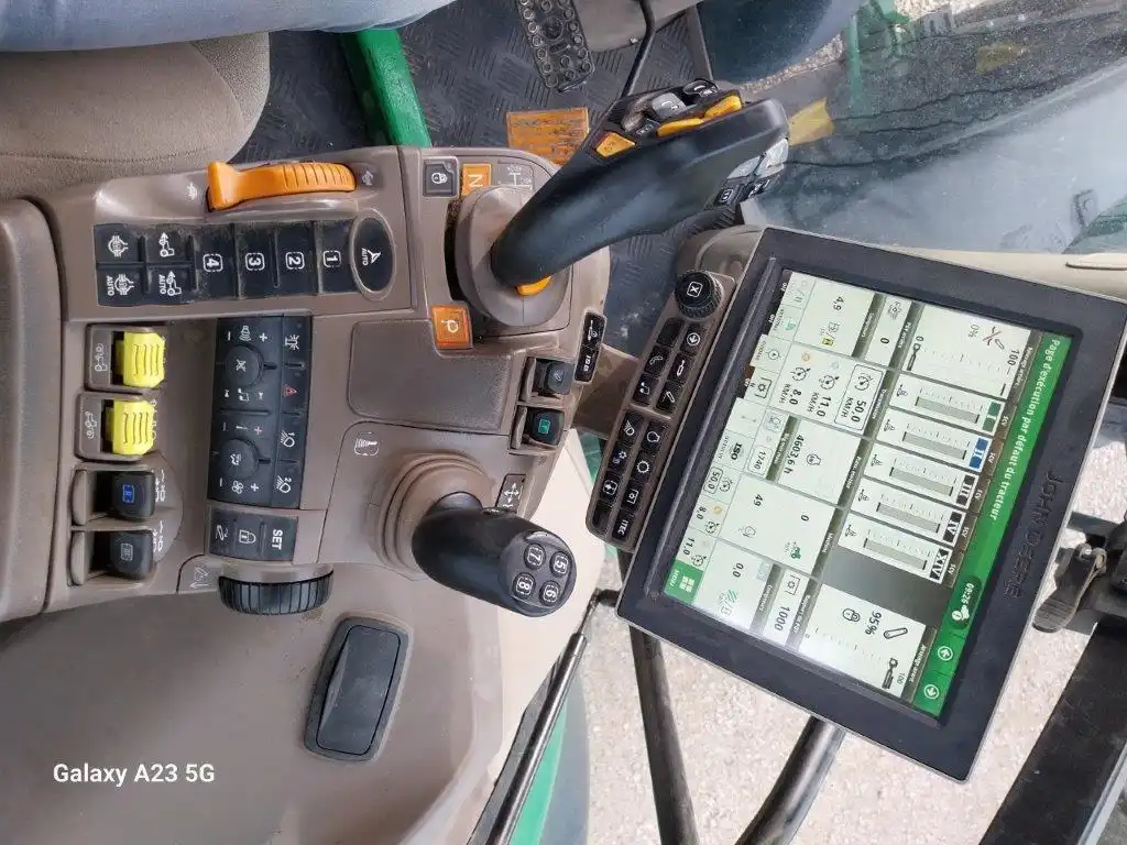 Image JOHN DEERE 6195R