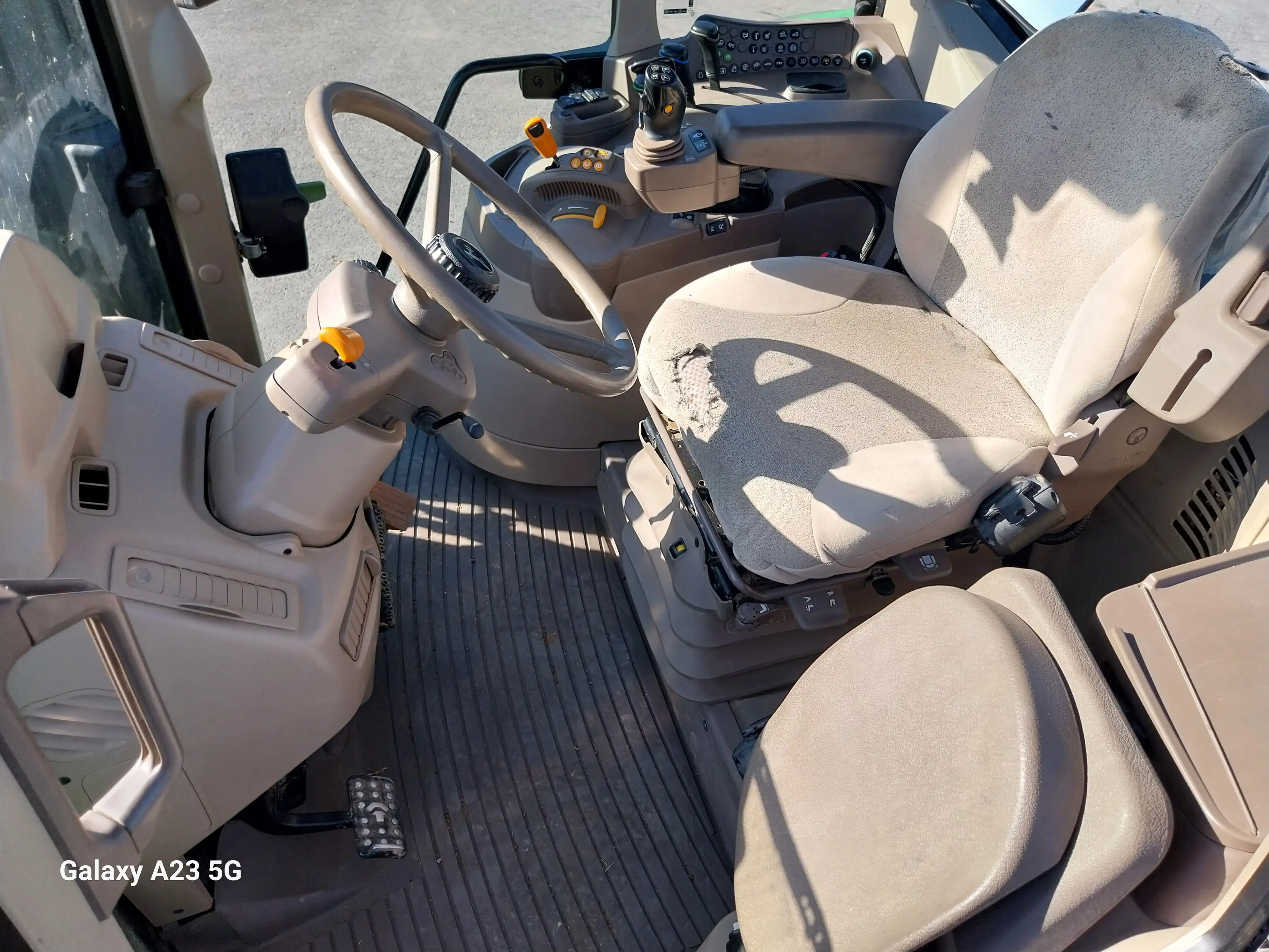Image JOHN DEERE 6110M