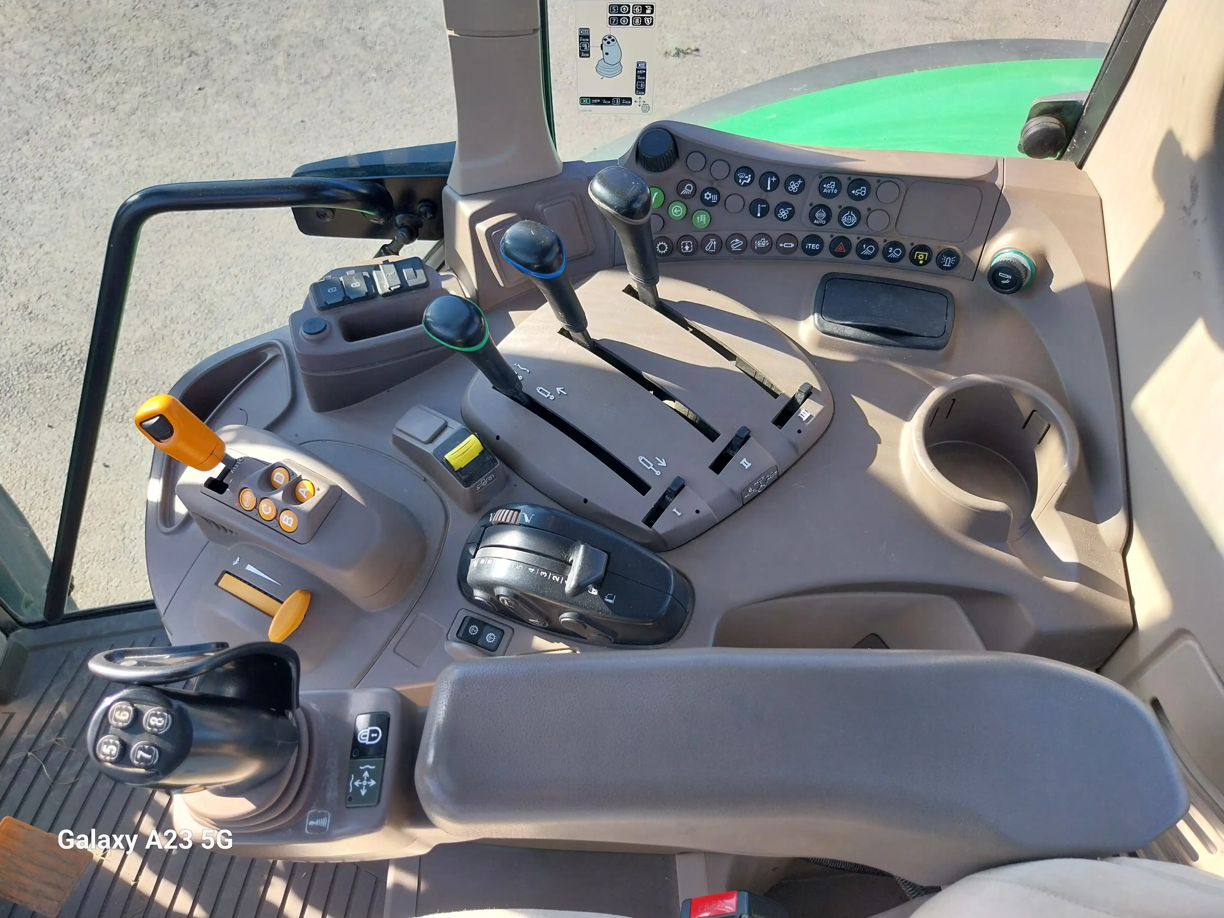 Image JOHN DEERE 6110M