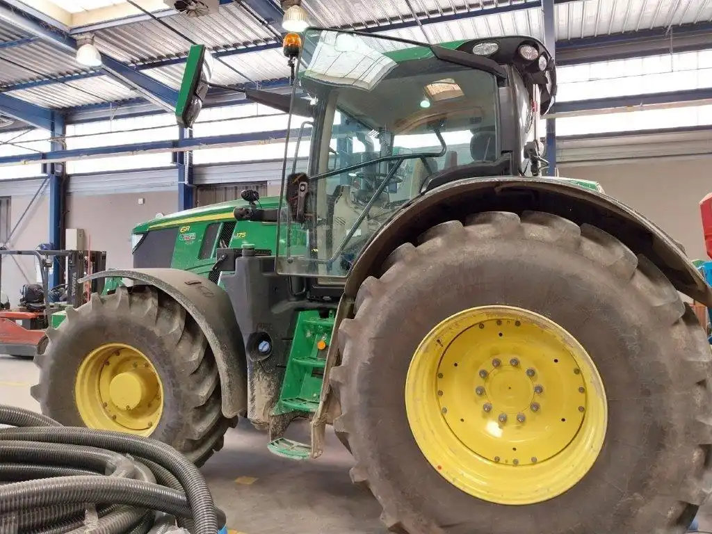 Image JOHN DEERE TRACTEUR
