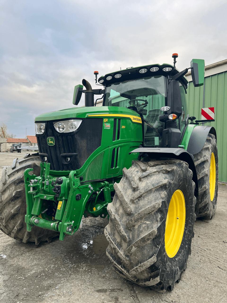 Photo JOHN DEERE 6R250