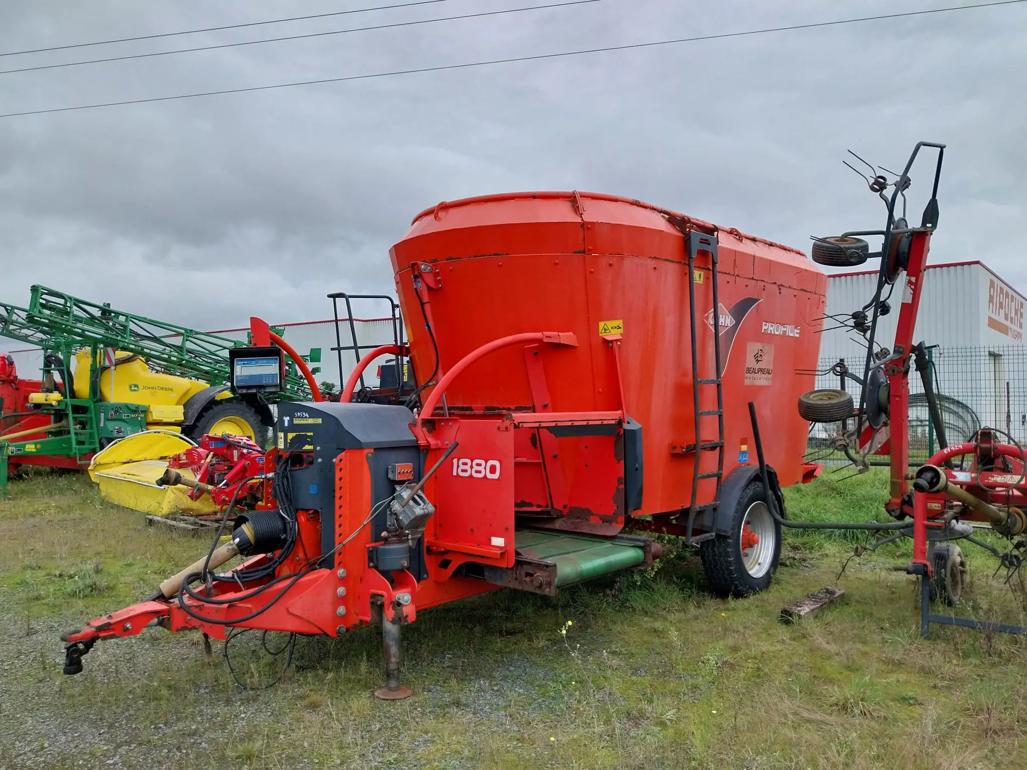 Photo KUHN MELANGEUSE PROFILE 1880