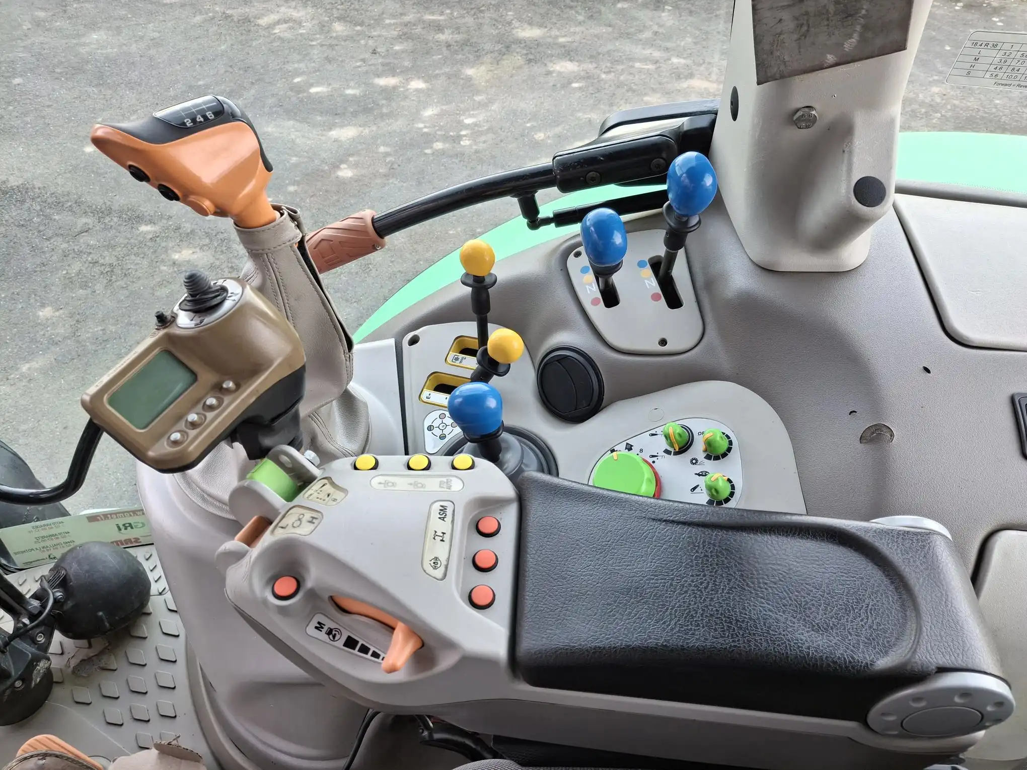 Image DEUTZ TRACTEUR DEUTZ AGROTRON 6150