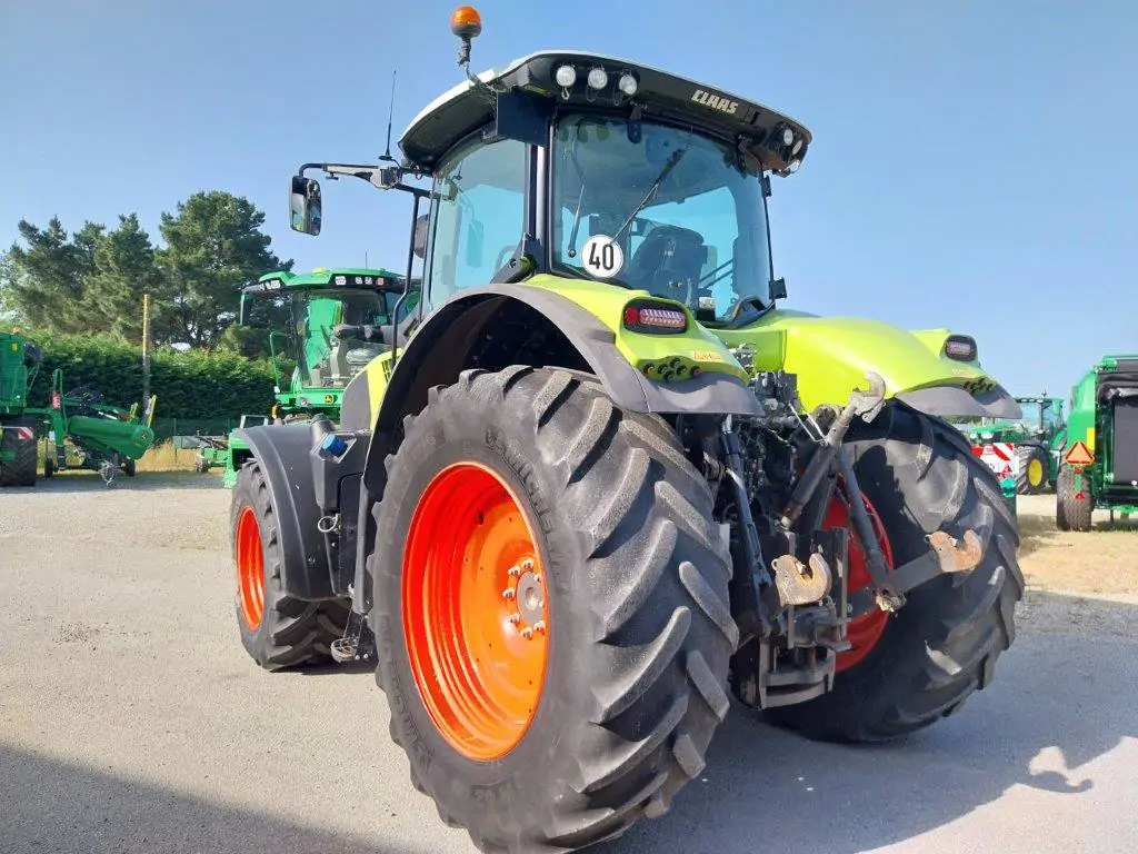 Image CLAAS TRACTEUR CLAAS AXION