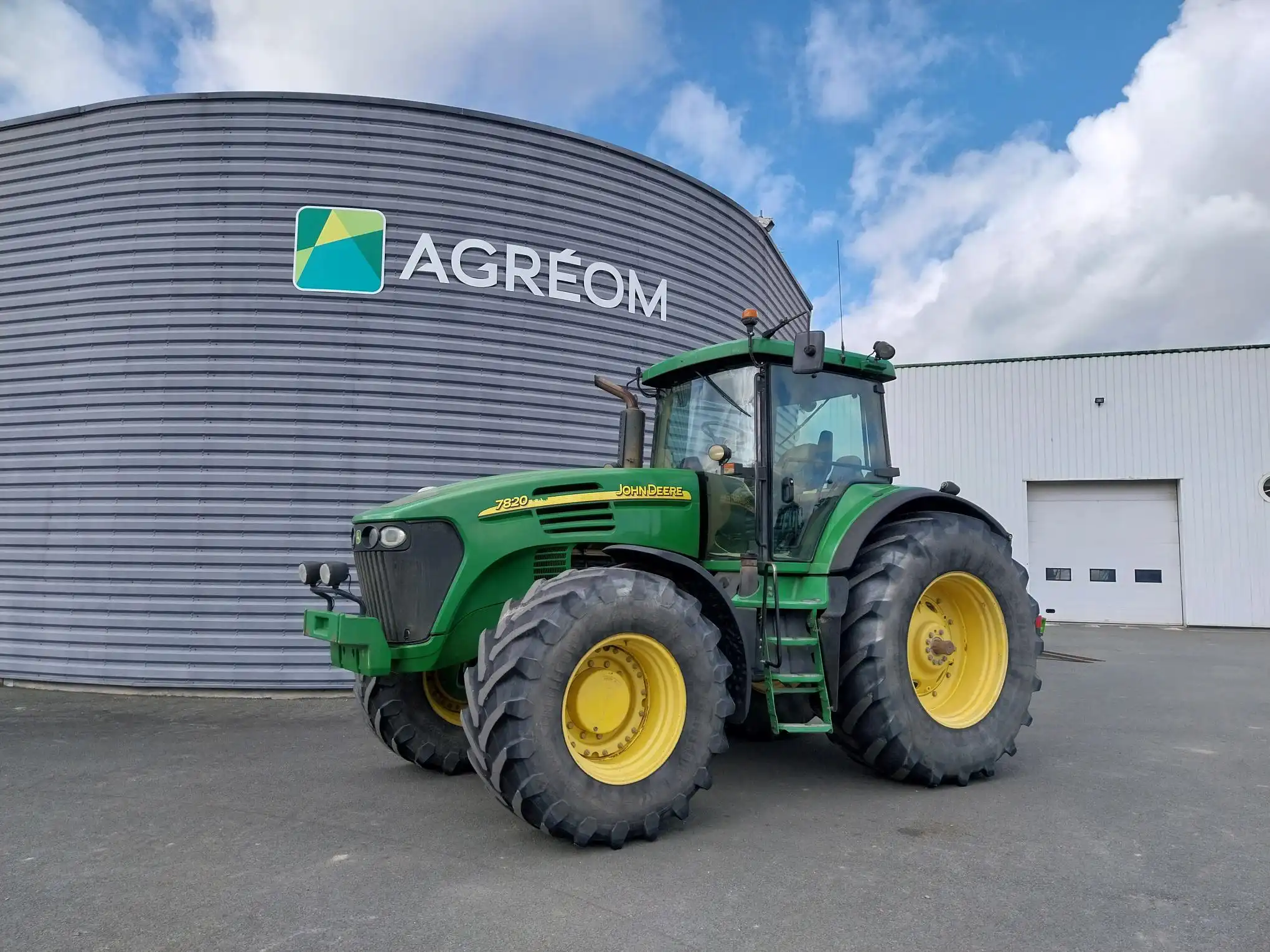 Photo JOHN DEERE TRACTEUR JOHN DEERE 7820