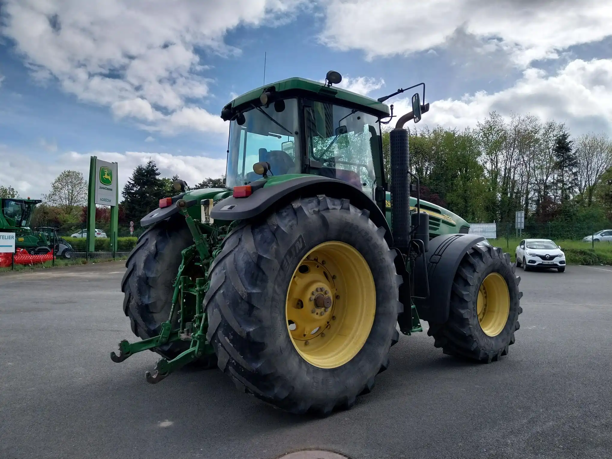 Image JOHN DEERE TRACTEUR JOHN DEERE 7820