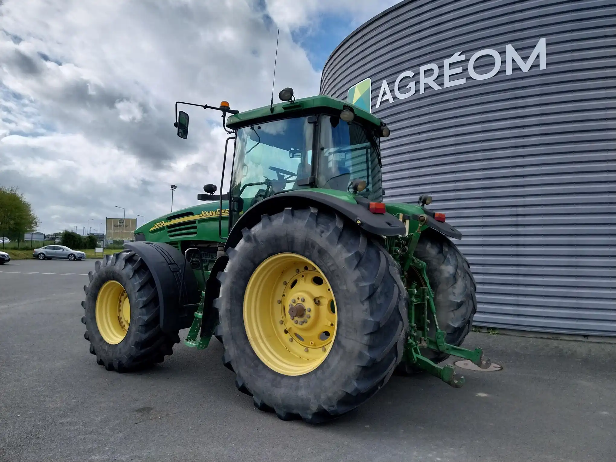 Image JOHN DEERE TRACTEUR JOHN DEERE 7820