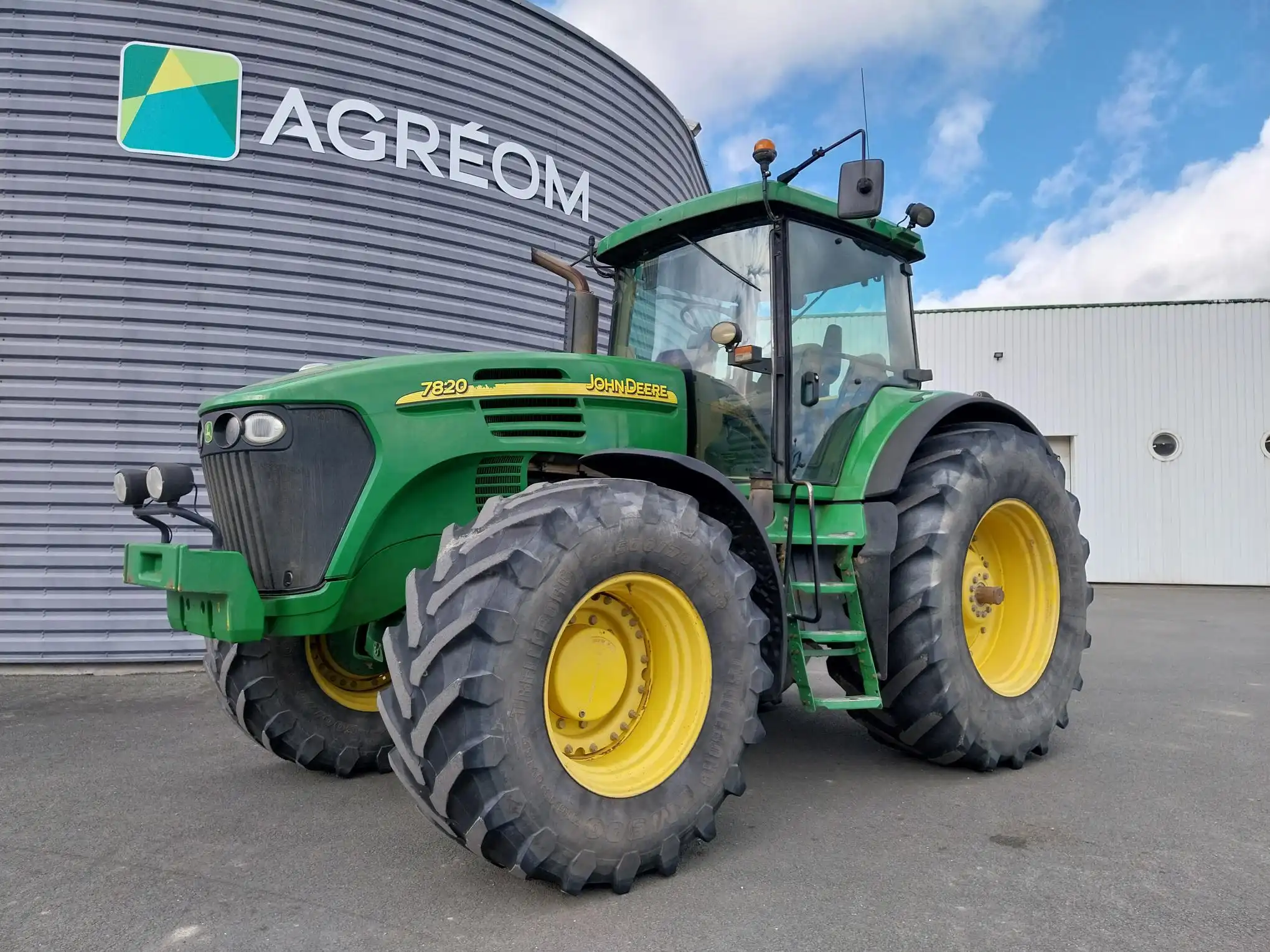 Image JOHN DEERE TRACTEUR JOHN DEERE 7820
