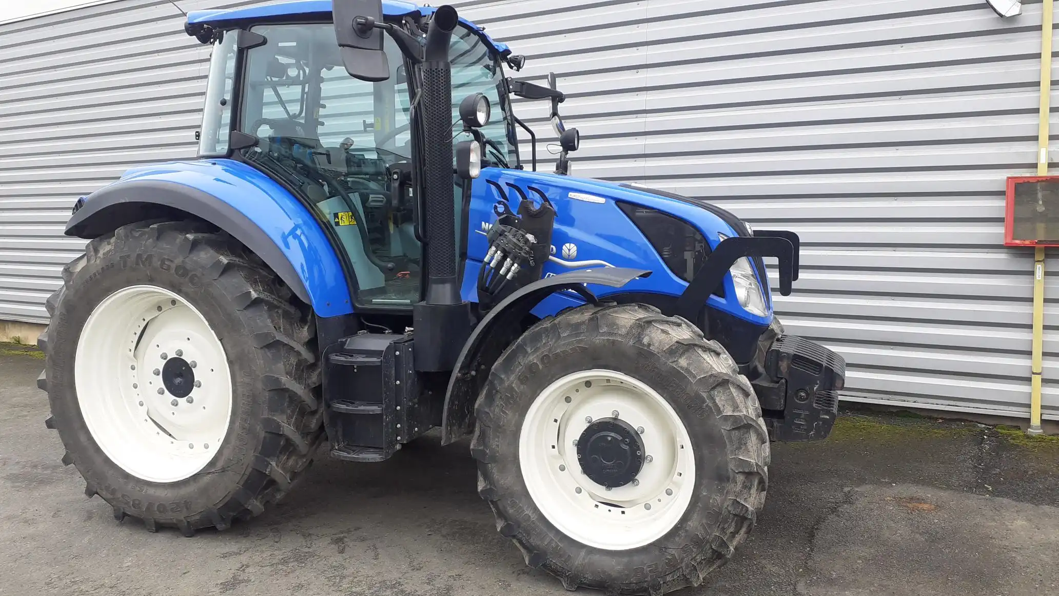 Image NEW HOLLAND TRACTEUR T5.110 ELECTROCOMMAND