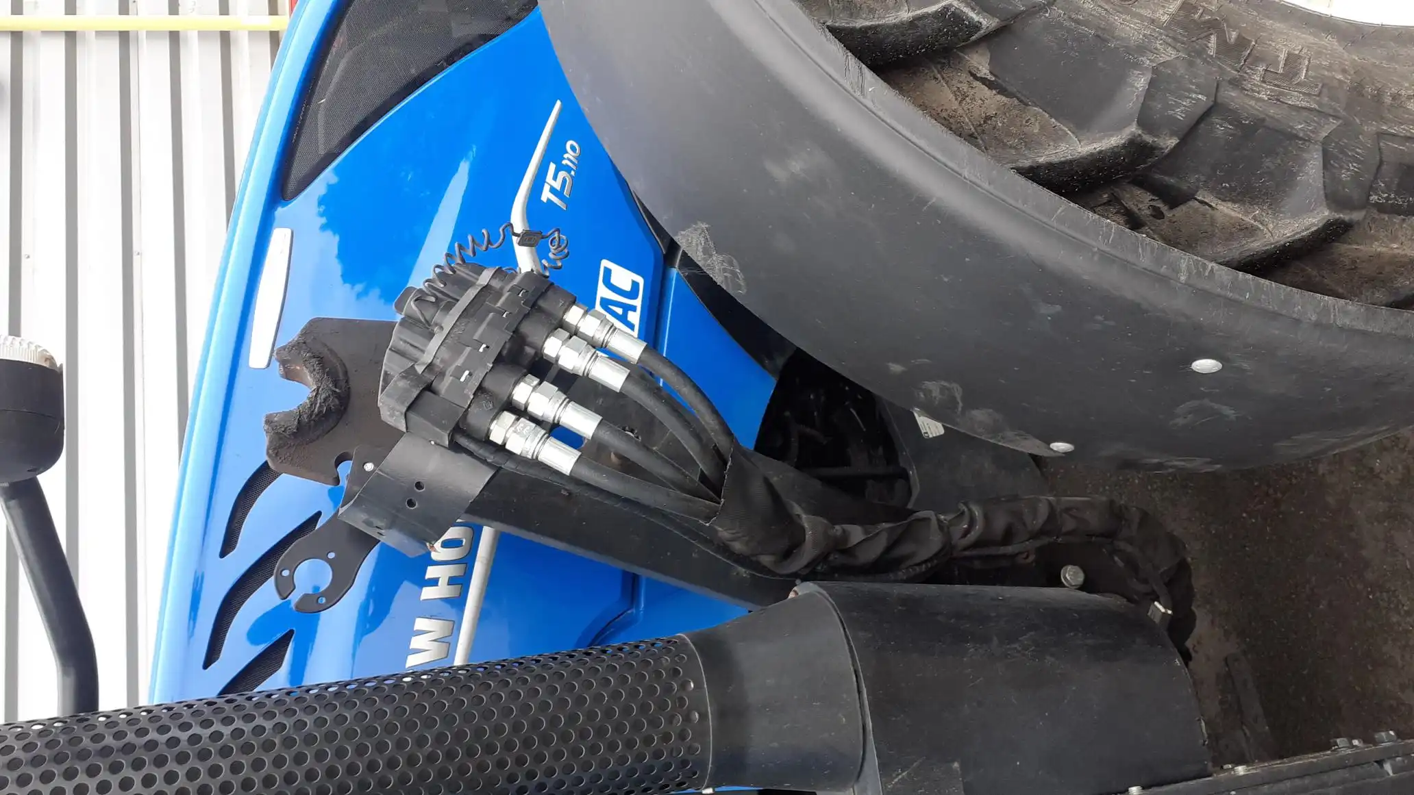 Image NEW HOLLAND TRACTEUR T5.110 ELECTROCOMMAND