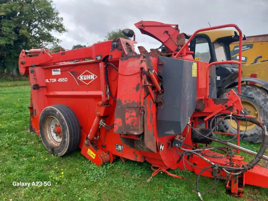 Photo KUHN DESILEUSE PAILLEUSE ALTOR 4560
