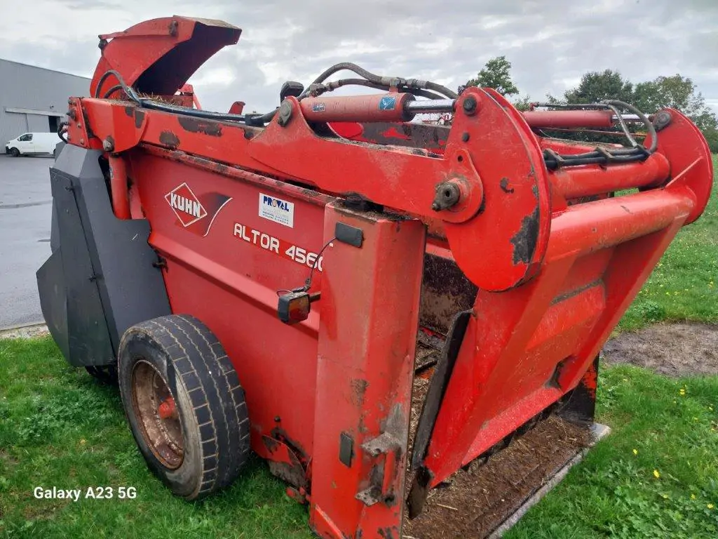Image KUHN DESILEUSE PAILLEUSE ALTOR 4560