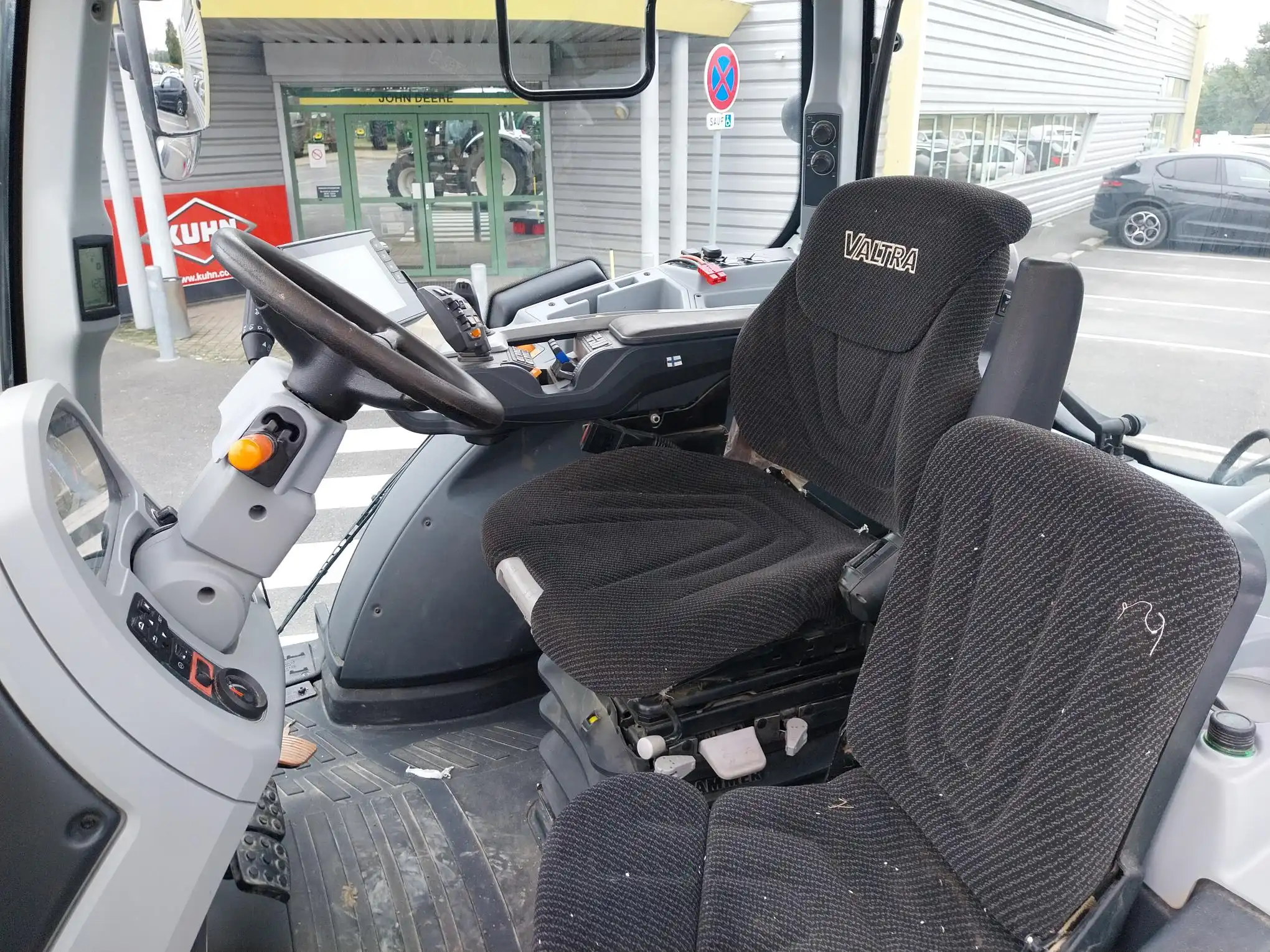 Image VALTRA VALMET TRACTEUR VALTRA SERIE N