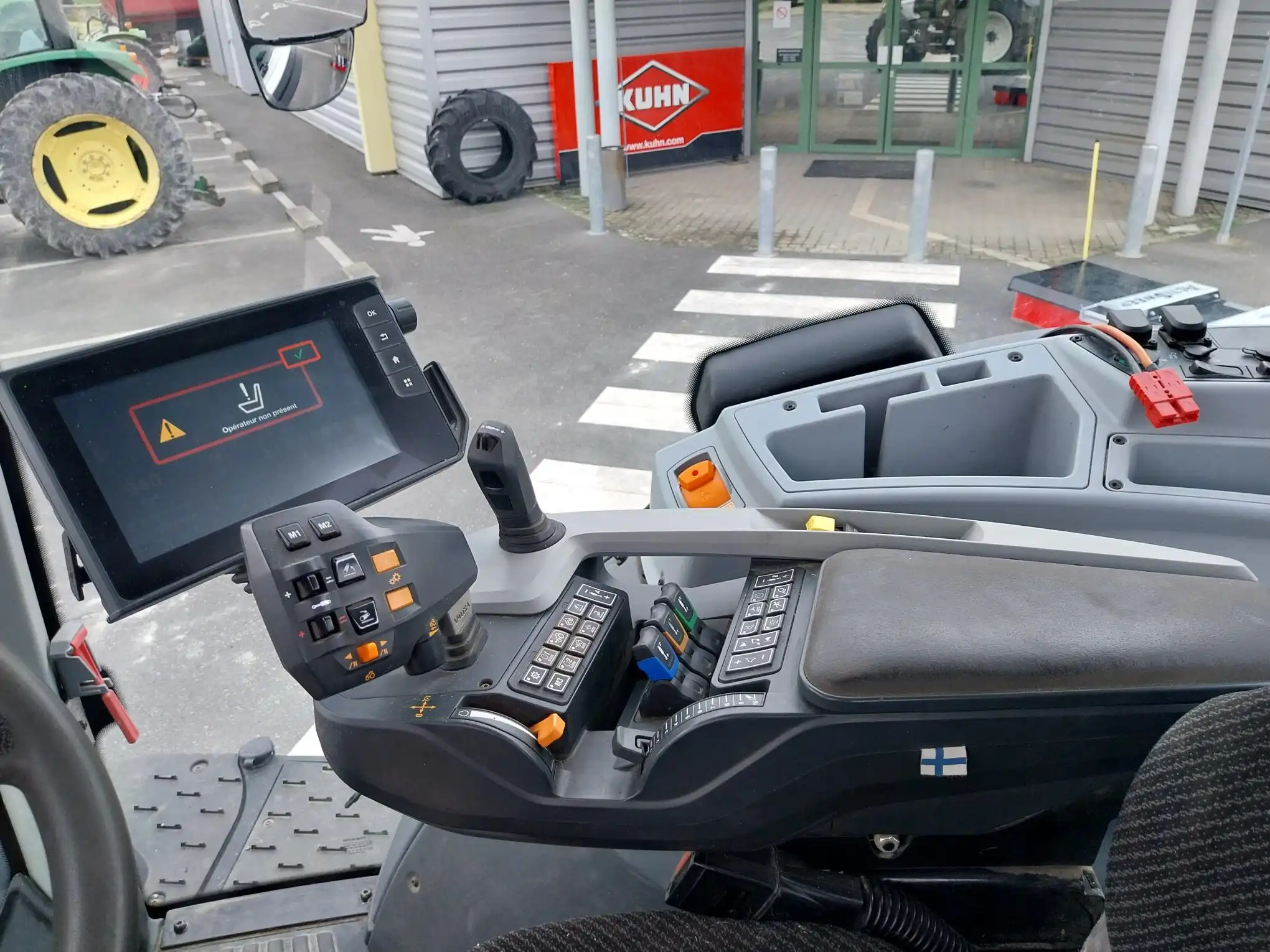 Image VALTRA VALMET TRACTEUR VALTRA SERIE N