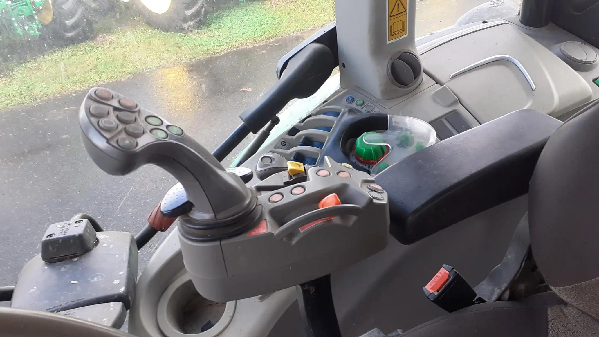 Image DEUTZ TRACTEUR DEUTZ FAHR 6120 TTV