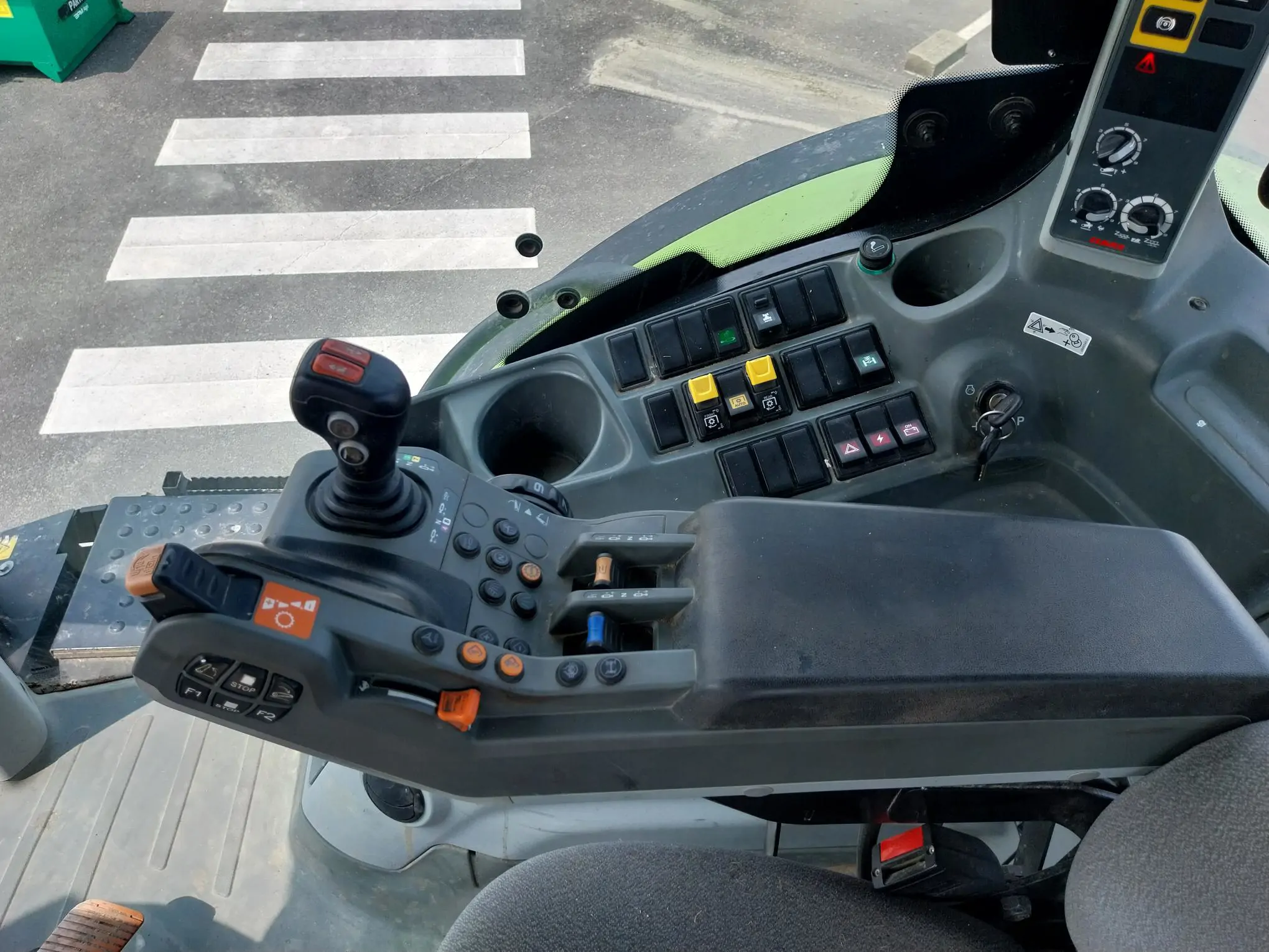 Image CLAAS TRACTEUR CLAAS AXION 840