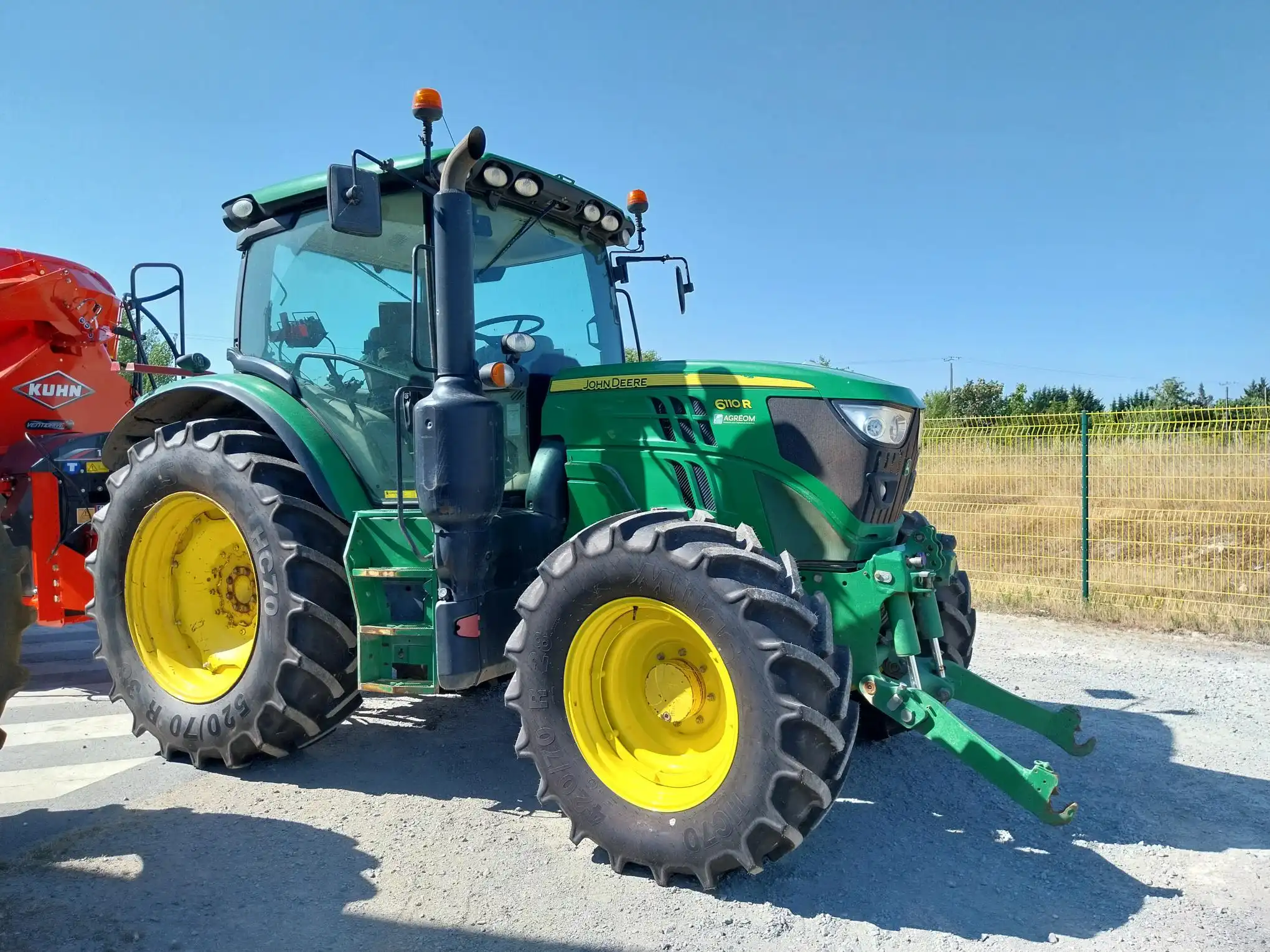 Photo JOHN DEERE 6110R