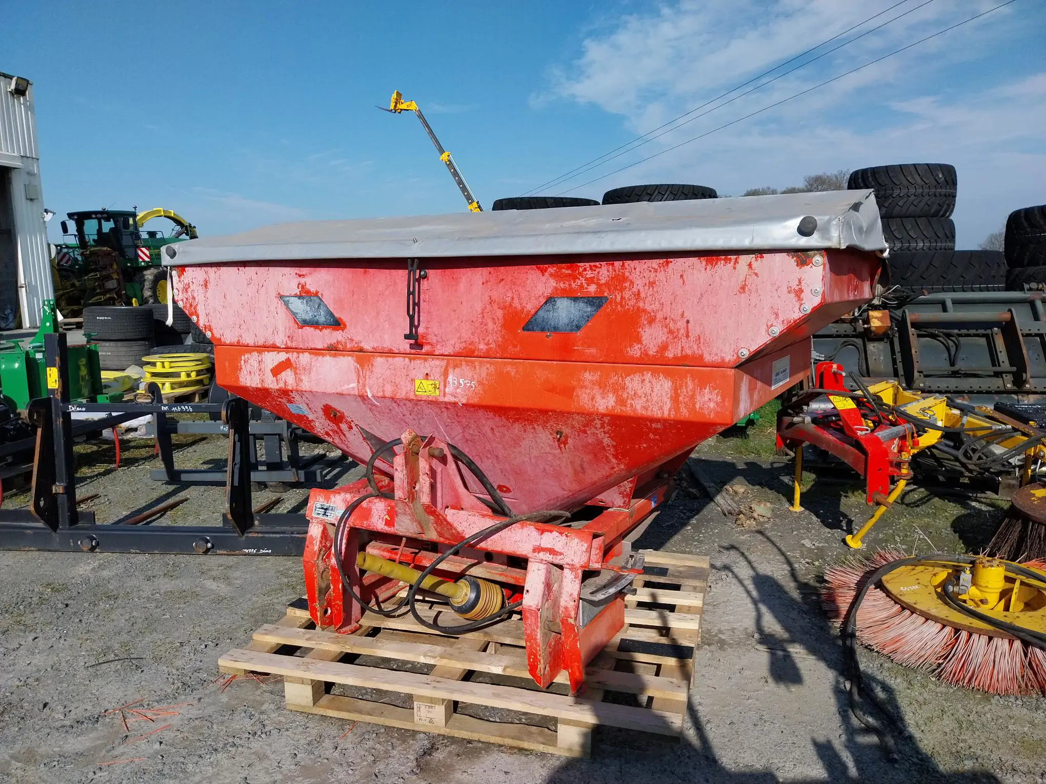 Image KUHN DISTRIBUTEUR ENGRAIS KUHN MDS