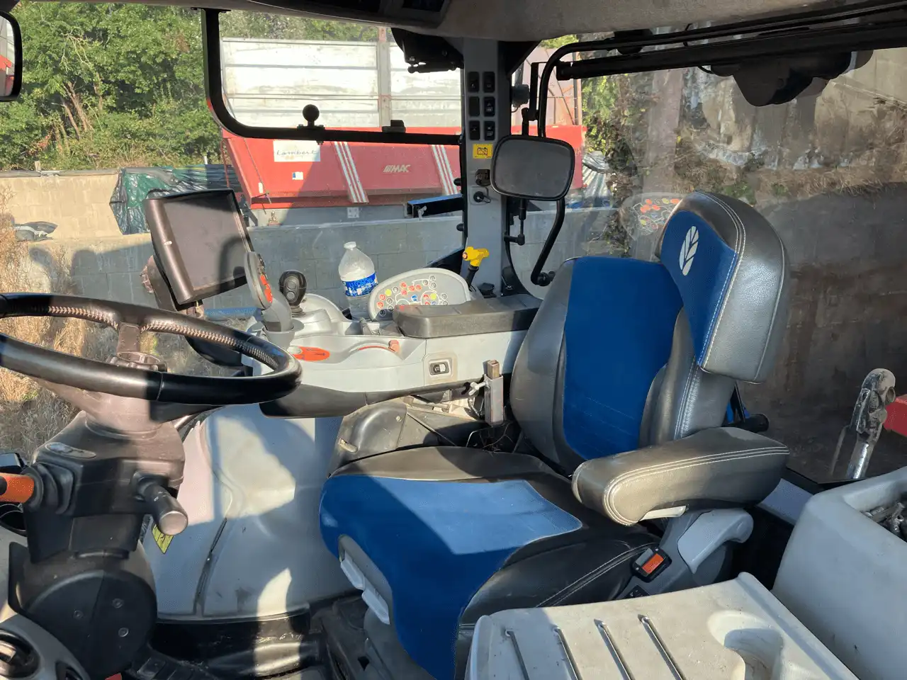 Image NEW HOLLAND TRACTEUR NH T6