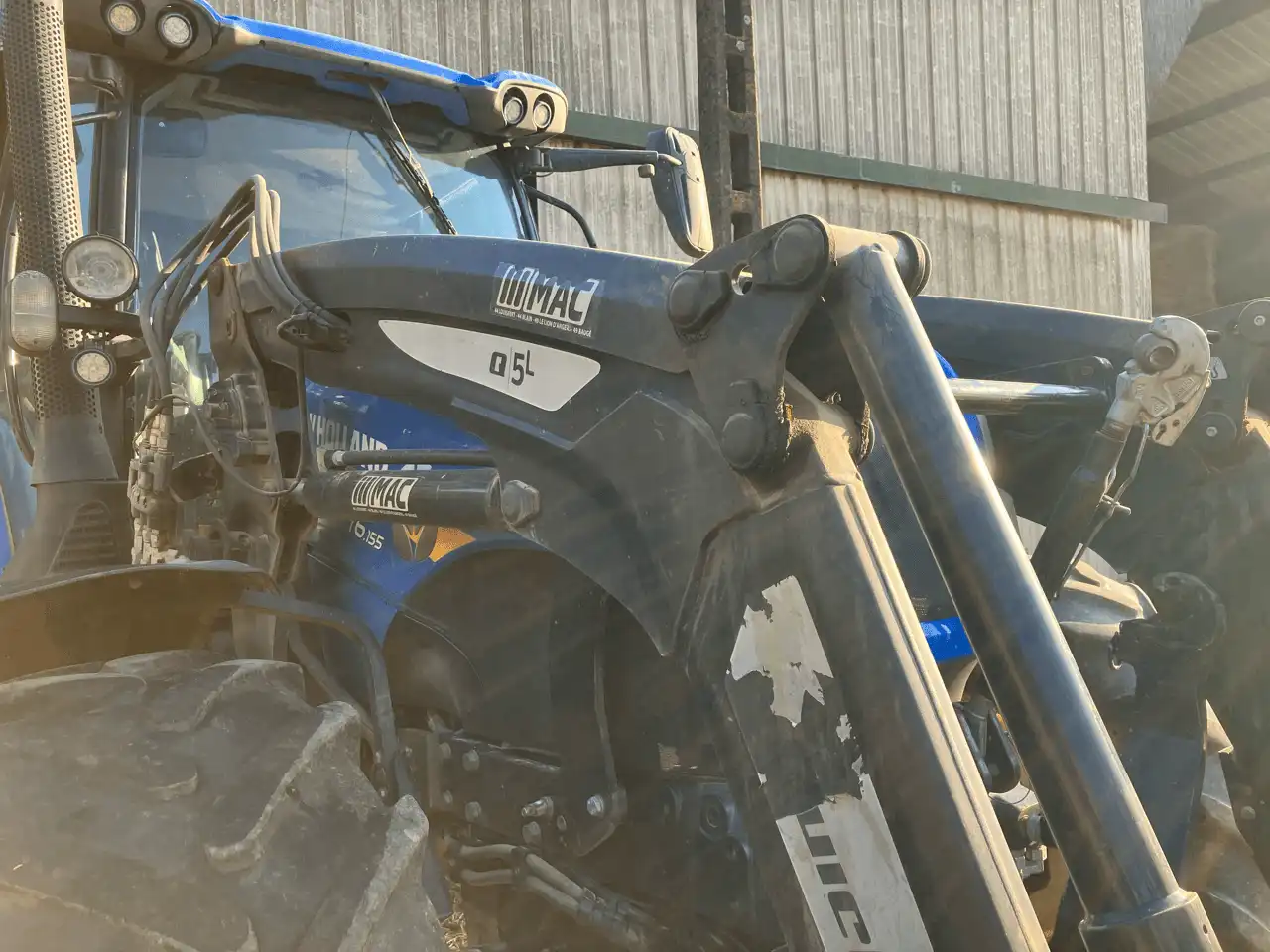 Image NEW HOLLAND TRACTEUR NH T6