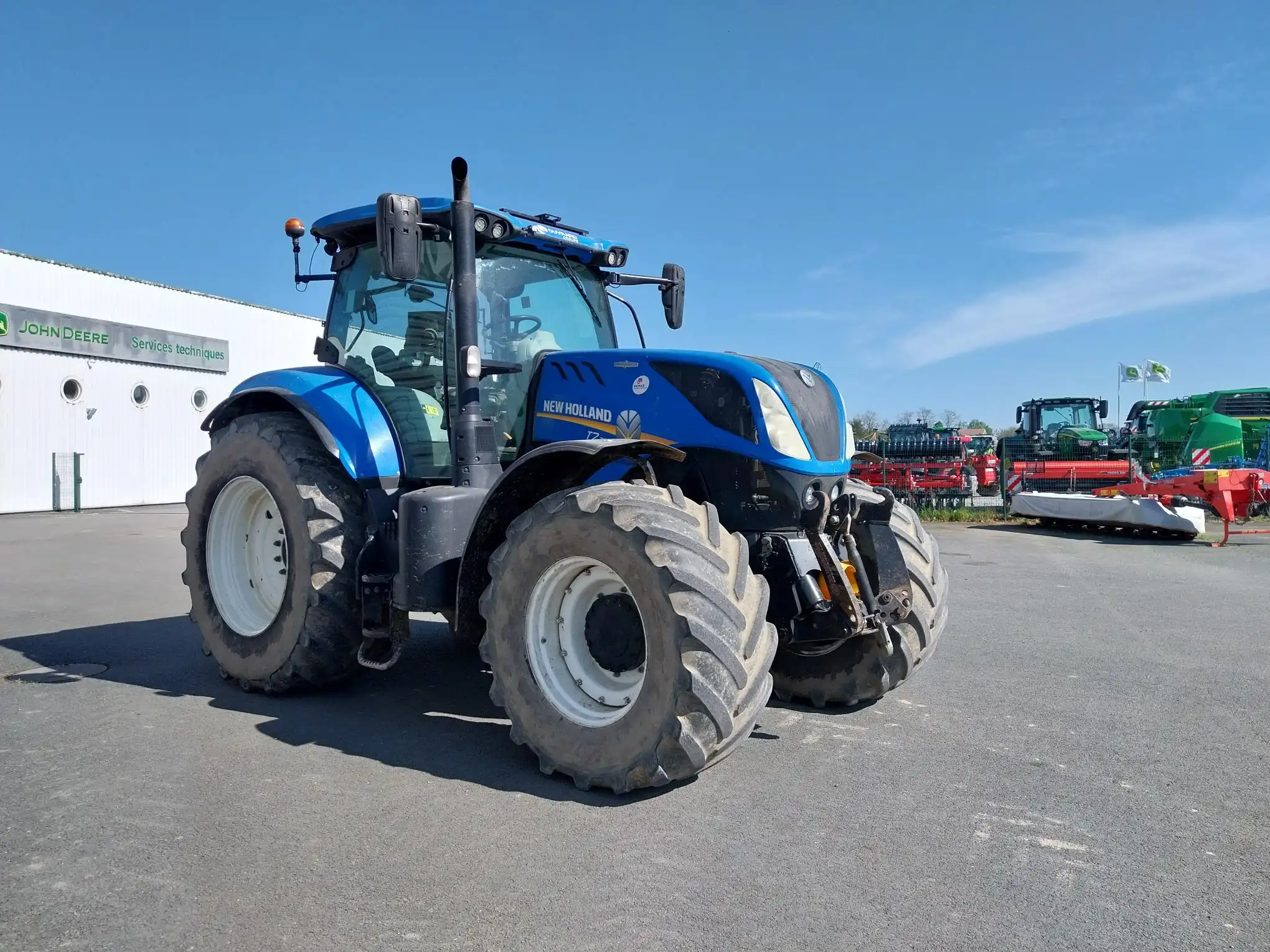 Image NEW HOLLAND TRACTEUR NEW HOLLAND T7 230