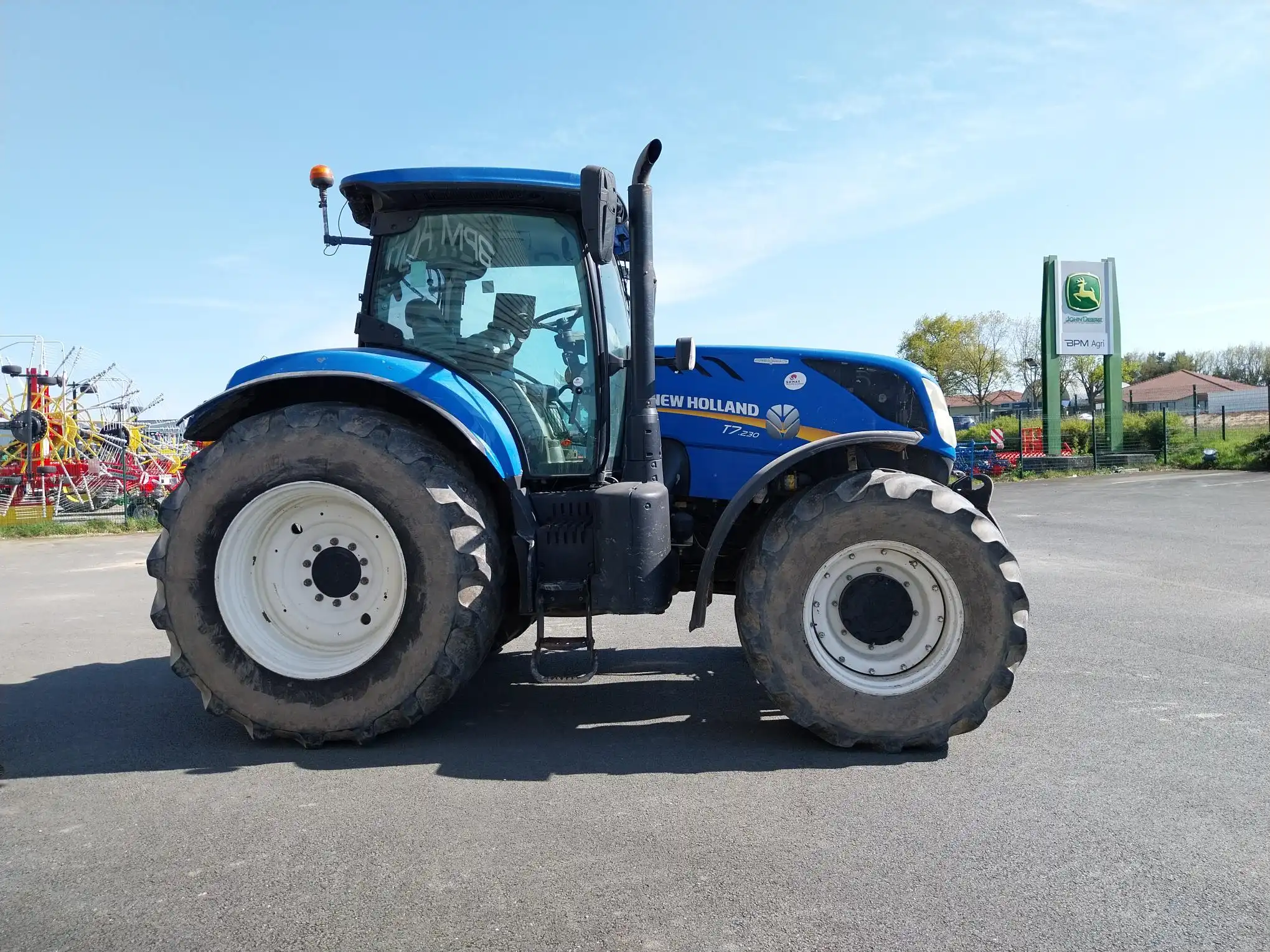 Image NEW HOLLAND TRACTEUR NEW HOLLAND T7 230