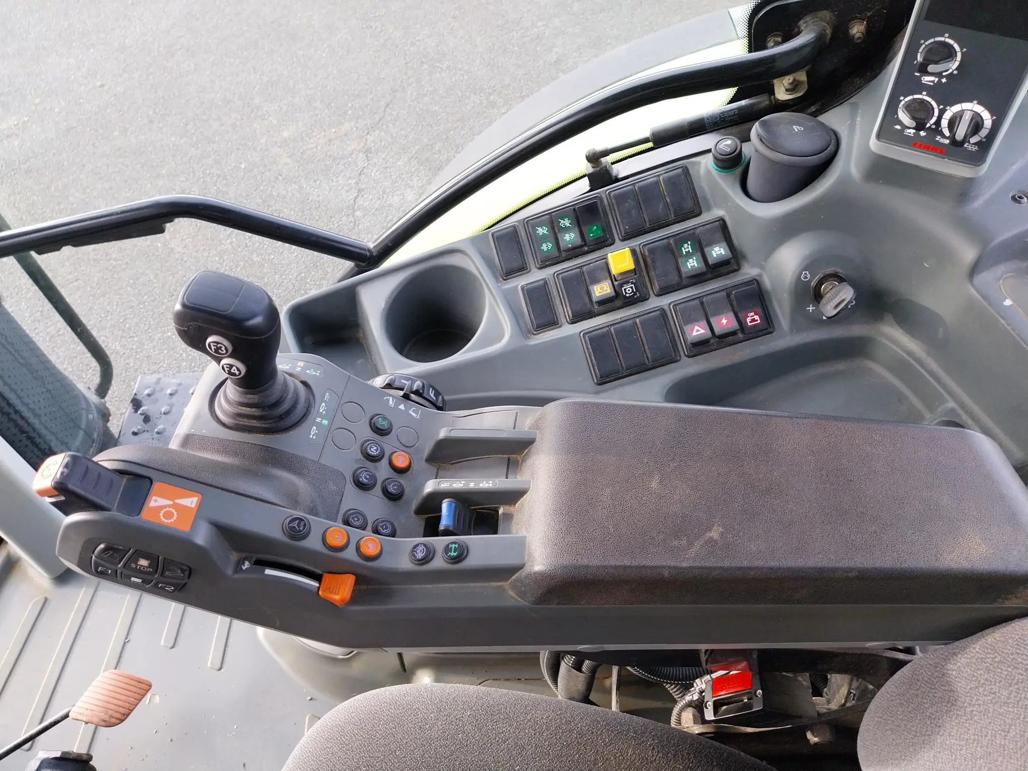 Image CLAAS TRACTEUR CLAAS ARION 610 CIS+