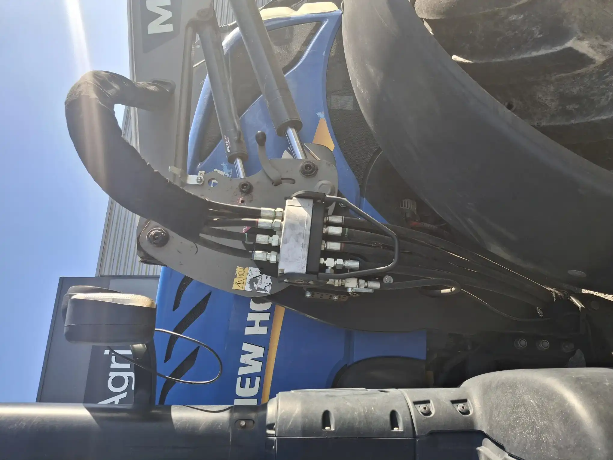 Image NEW HOLLAND TRACTEUR NH T7 190