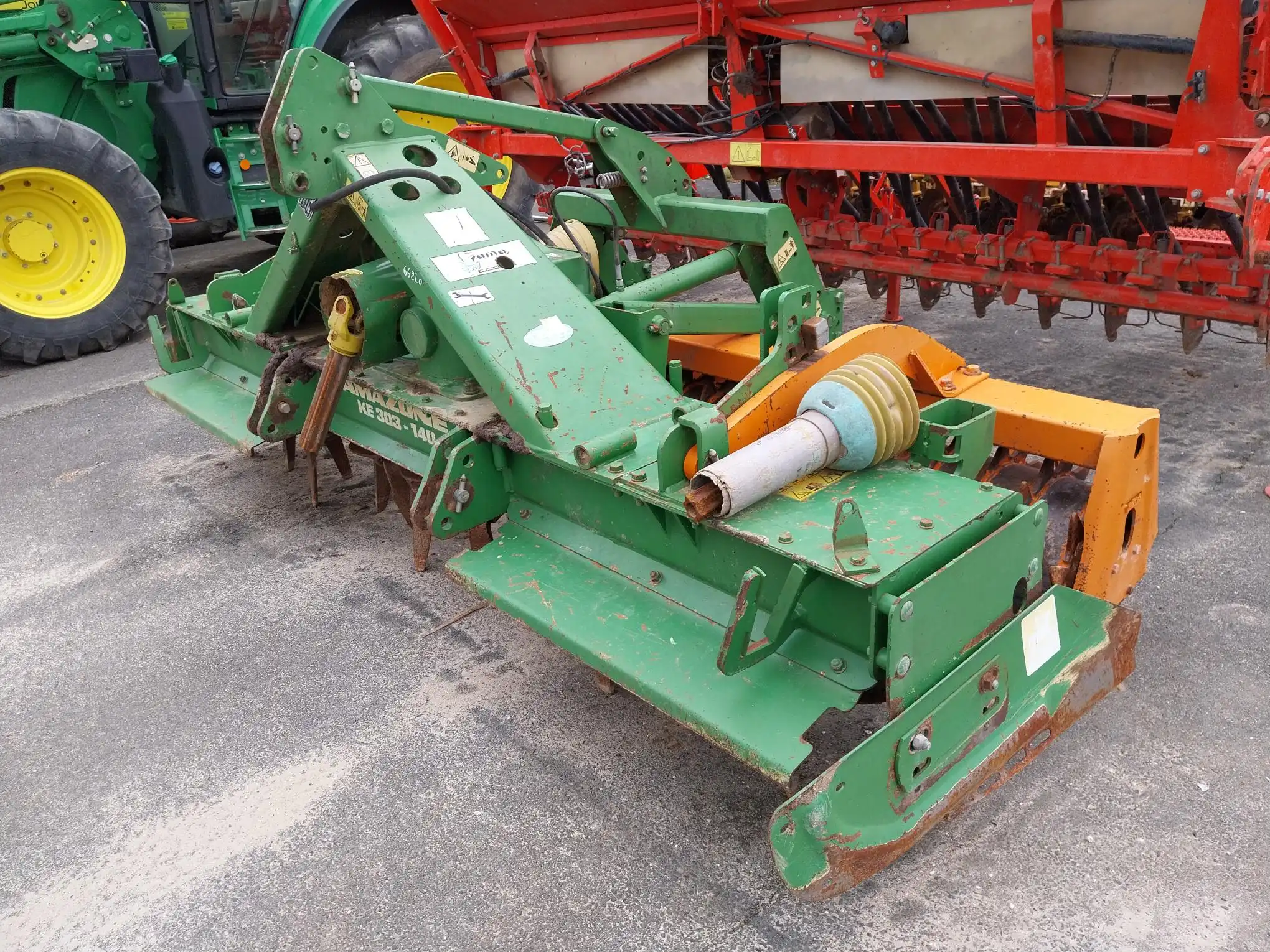 Photo AMAZONE HERSE ROTATIVE AMAZONE KE303