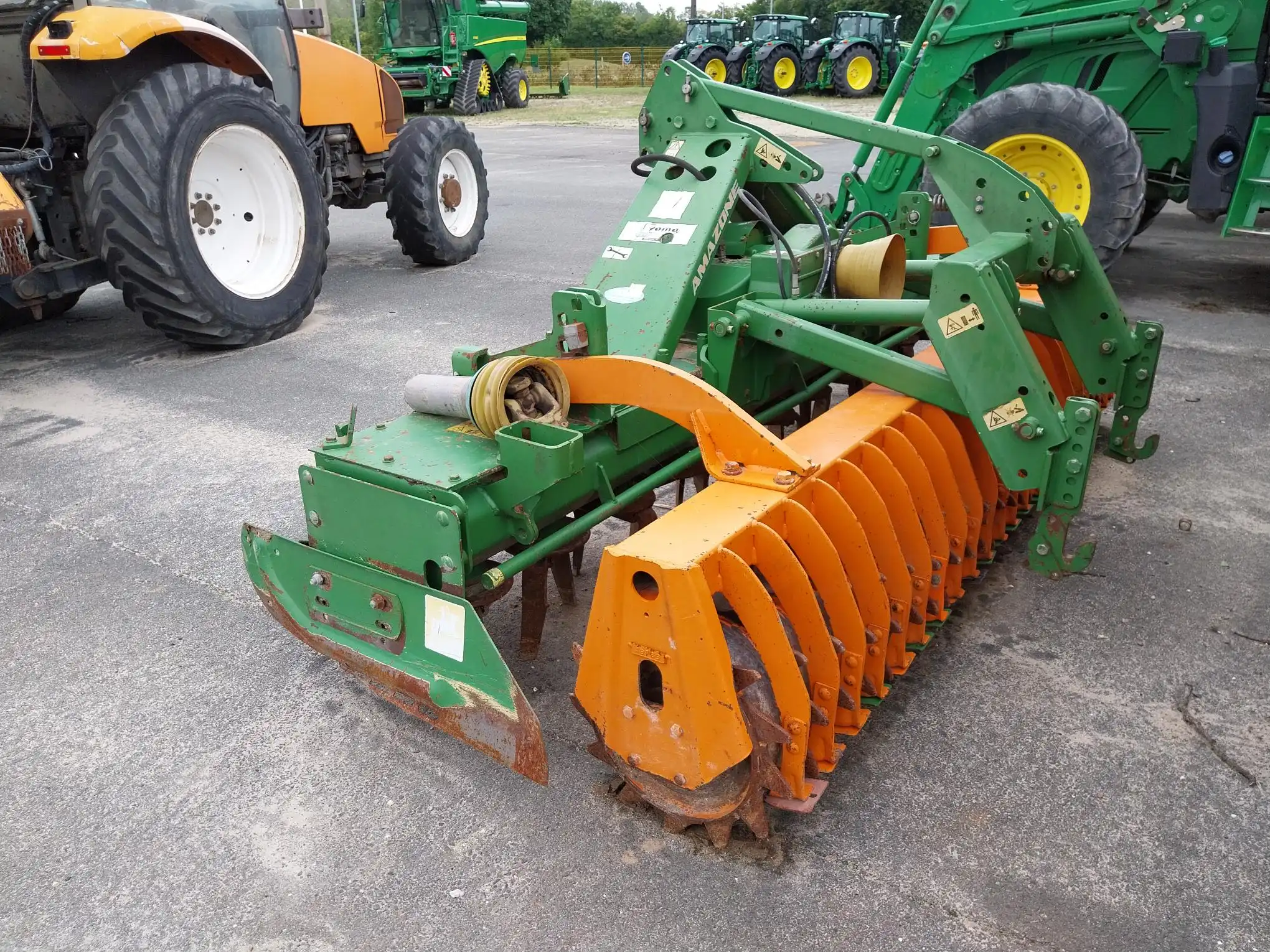 Image AMAZONE HERSE ROTATIVE AMAZONE KE303