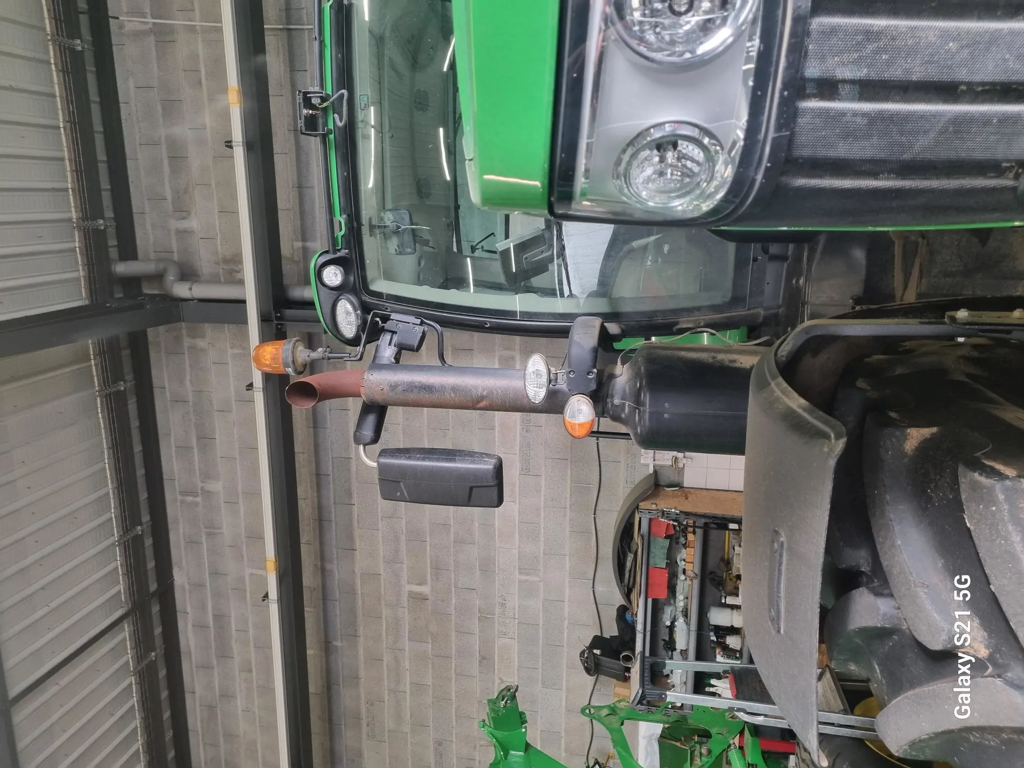 Photo JOHN DEERE 6195R