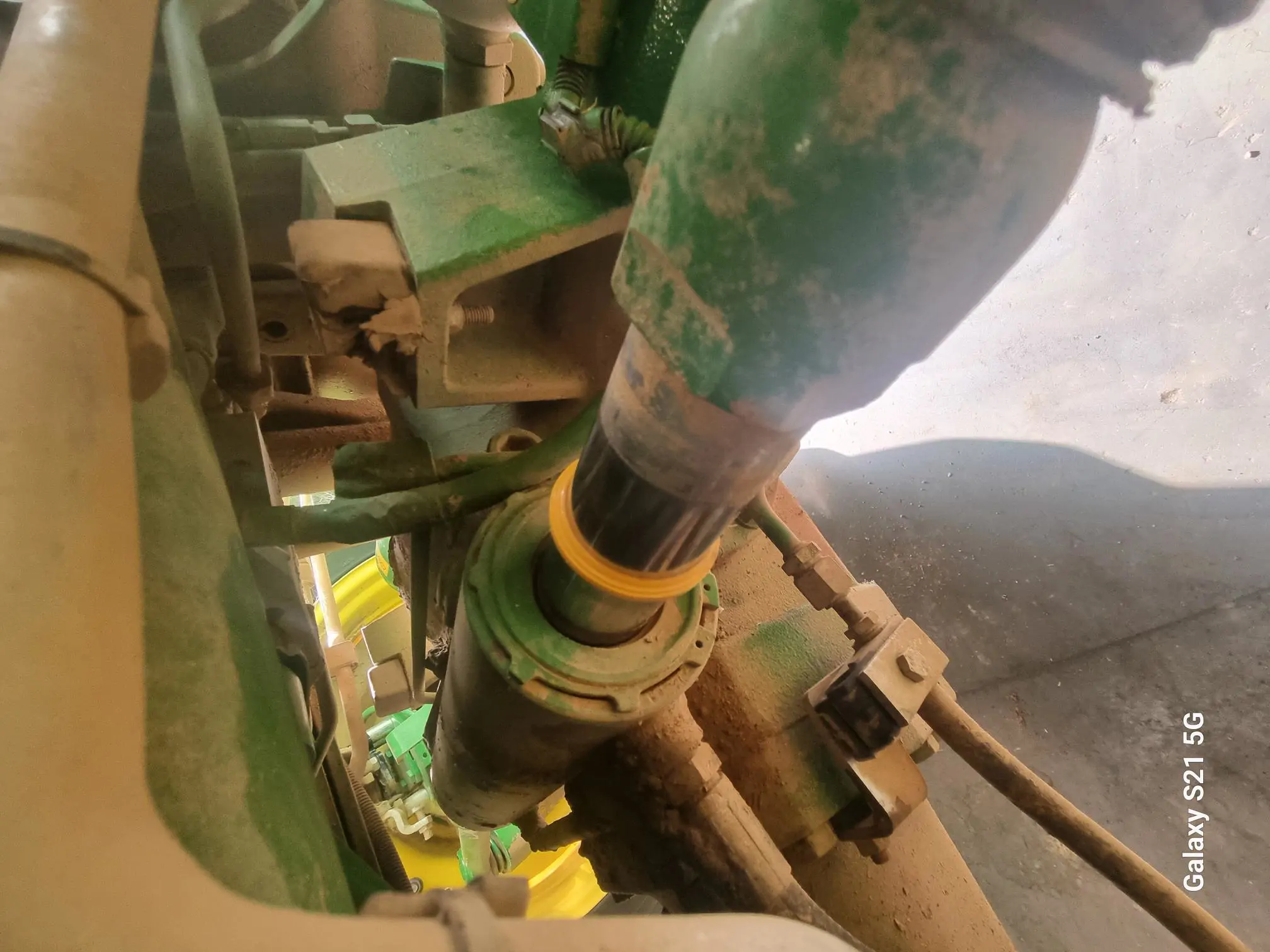 Image JOHN DEERE 6195R