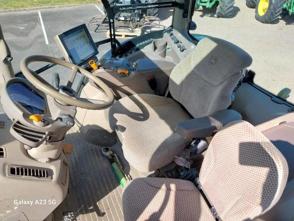 Image JOHN DEERE 6195R