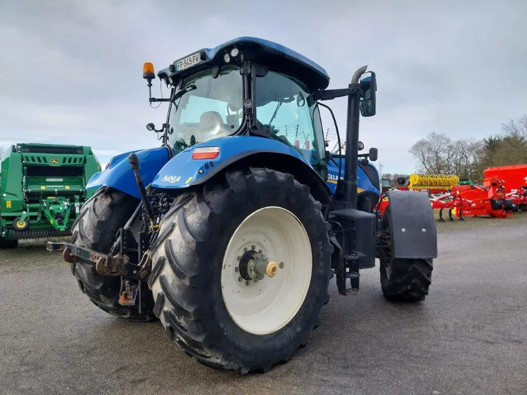 Image NEW HOLLAND TRACTEUR T7.195S NEW HOLLAND