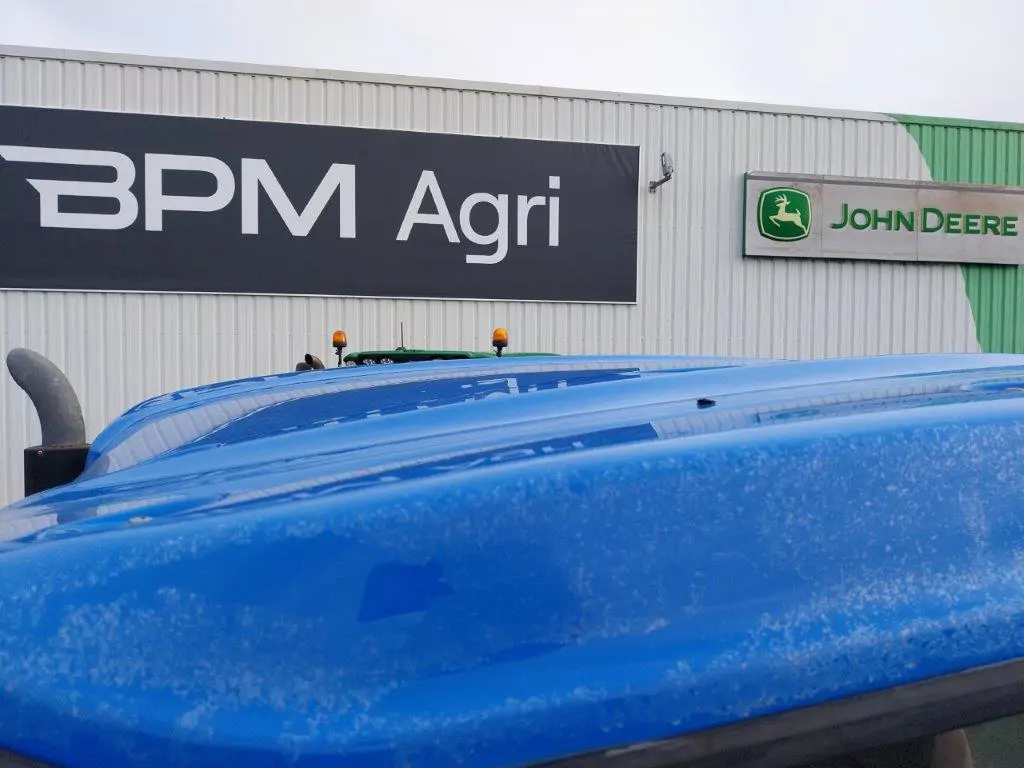 Image NEW HOLLAND TRACTEUR T7.195S NEW HOLLAND