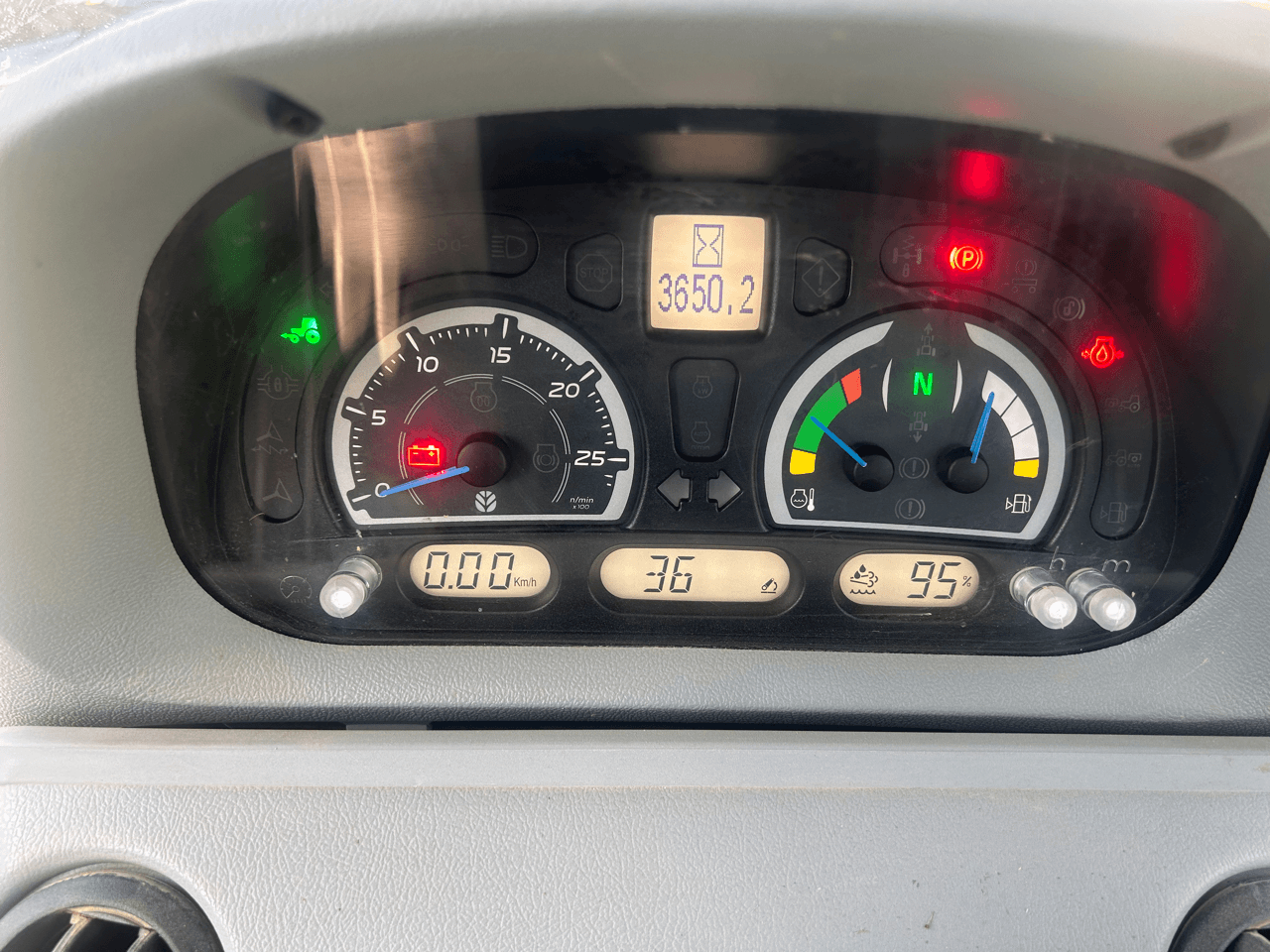 Image NEW HOLLAND TRACTEUR T7.195S NEW HOLLAND