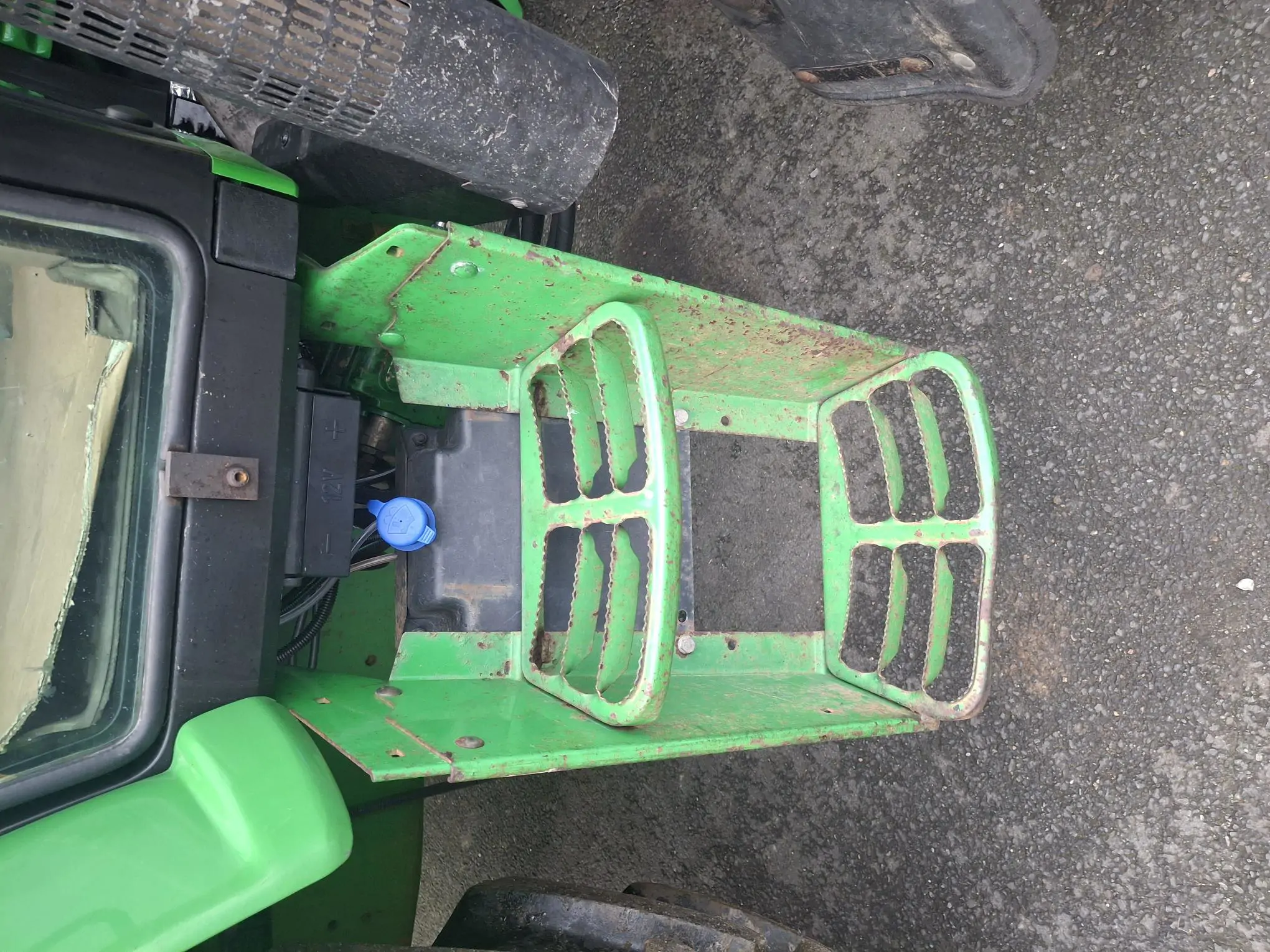 Image JOHN DEERE TRACTEUR JOHN DEERE 6130