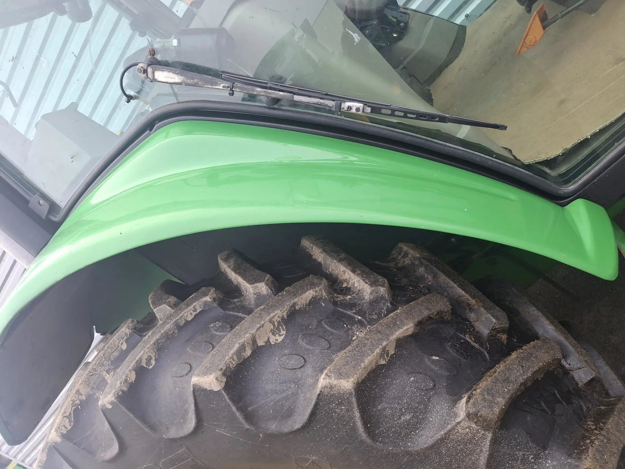 Image JOHN DEERE TRACTEUR JOHN DEERE 6130