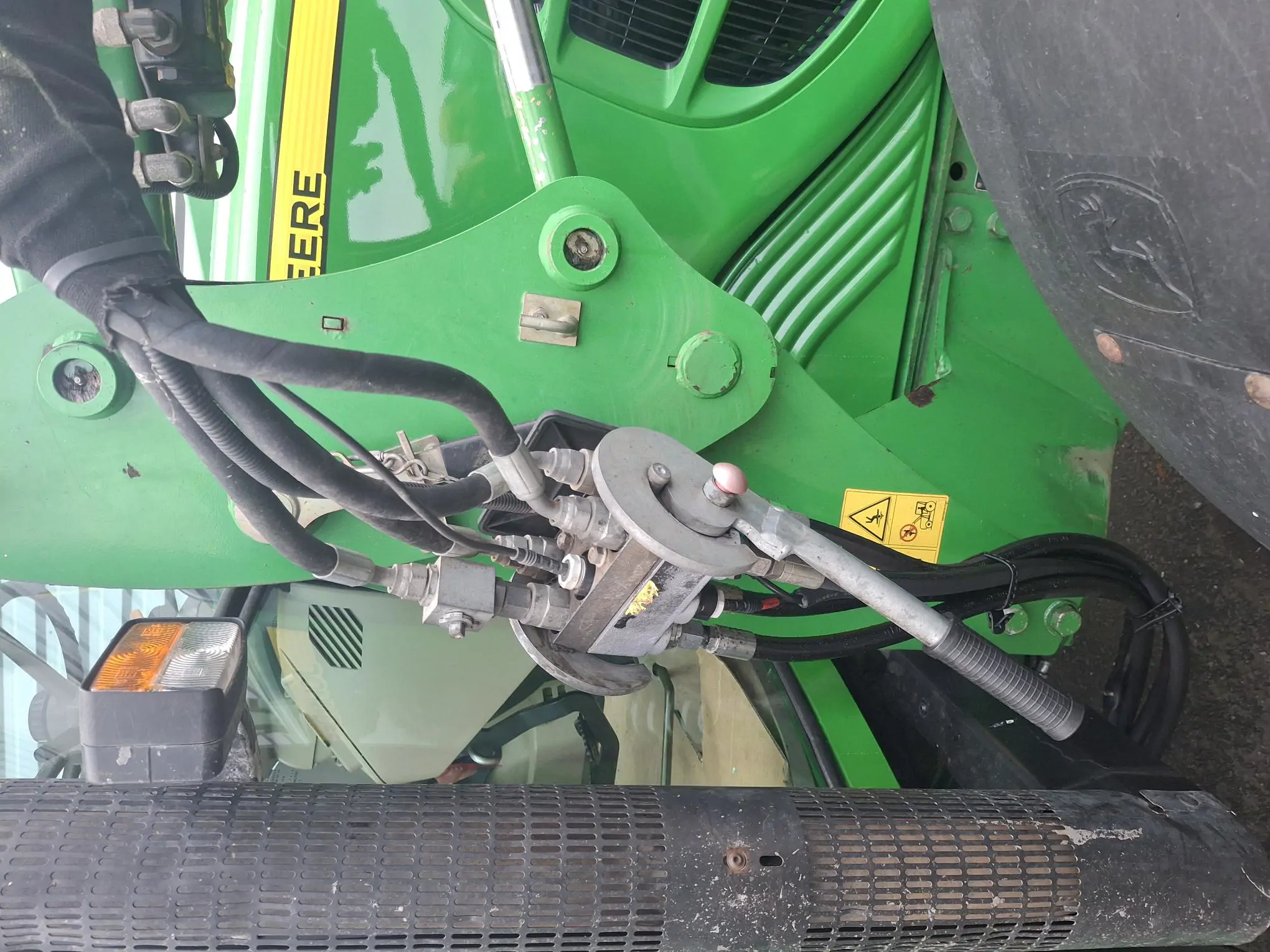 Image JOHN DEERE TRACTEUR JOHN DEERE 6130