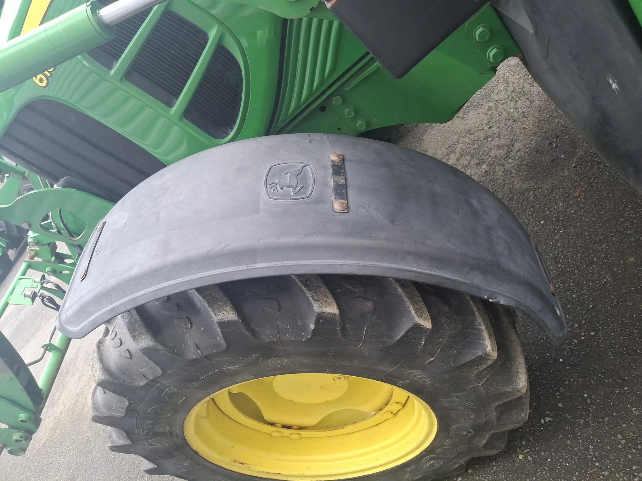 Image JOHN DEERE TRACTEUR JOHN DEERE 6130