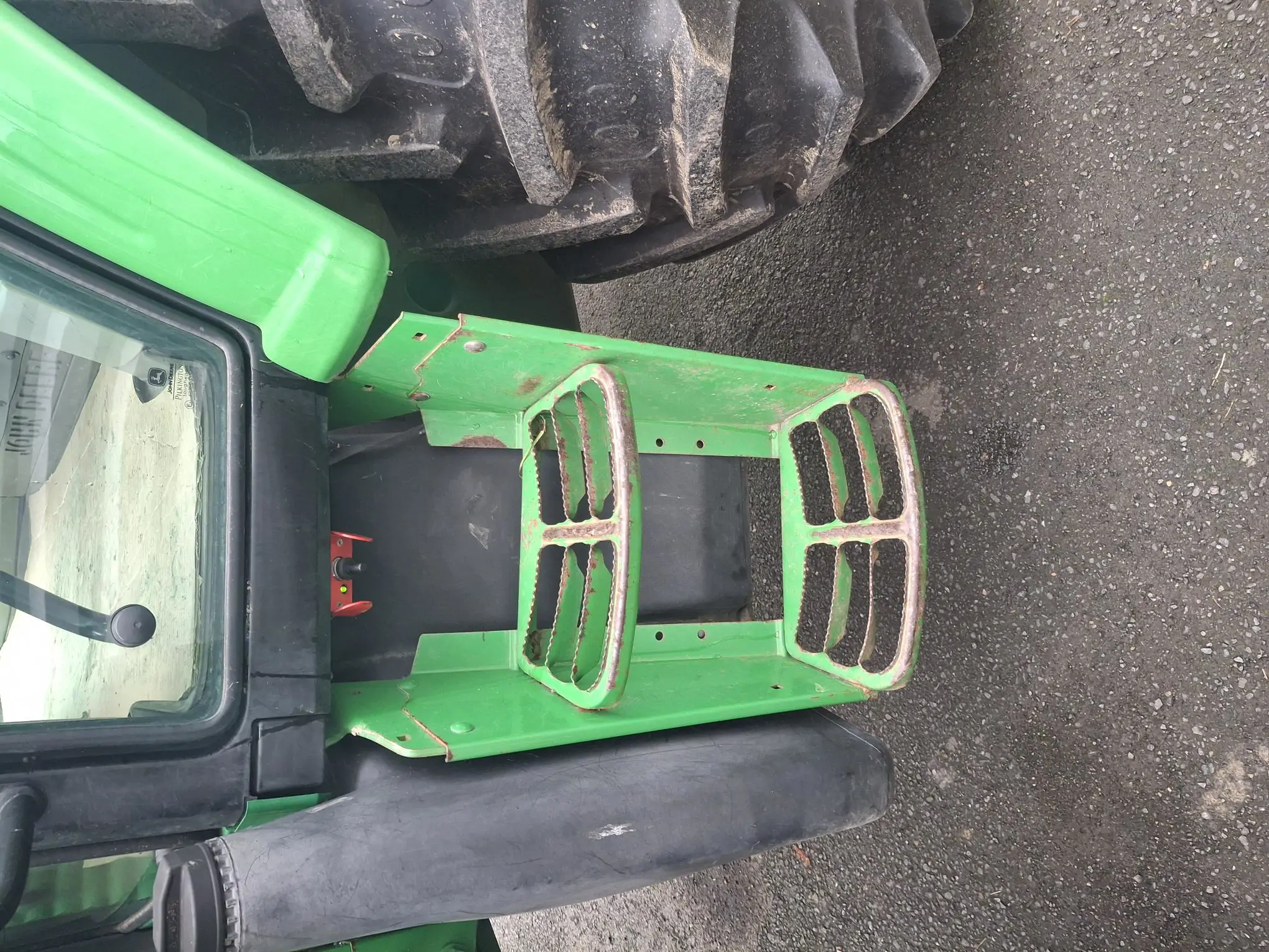 Image JOHN DEERE TRACTEUR JOHN DEERE 6130