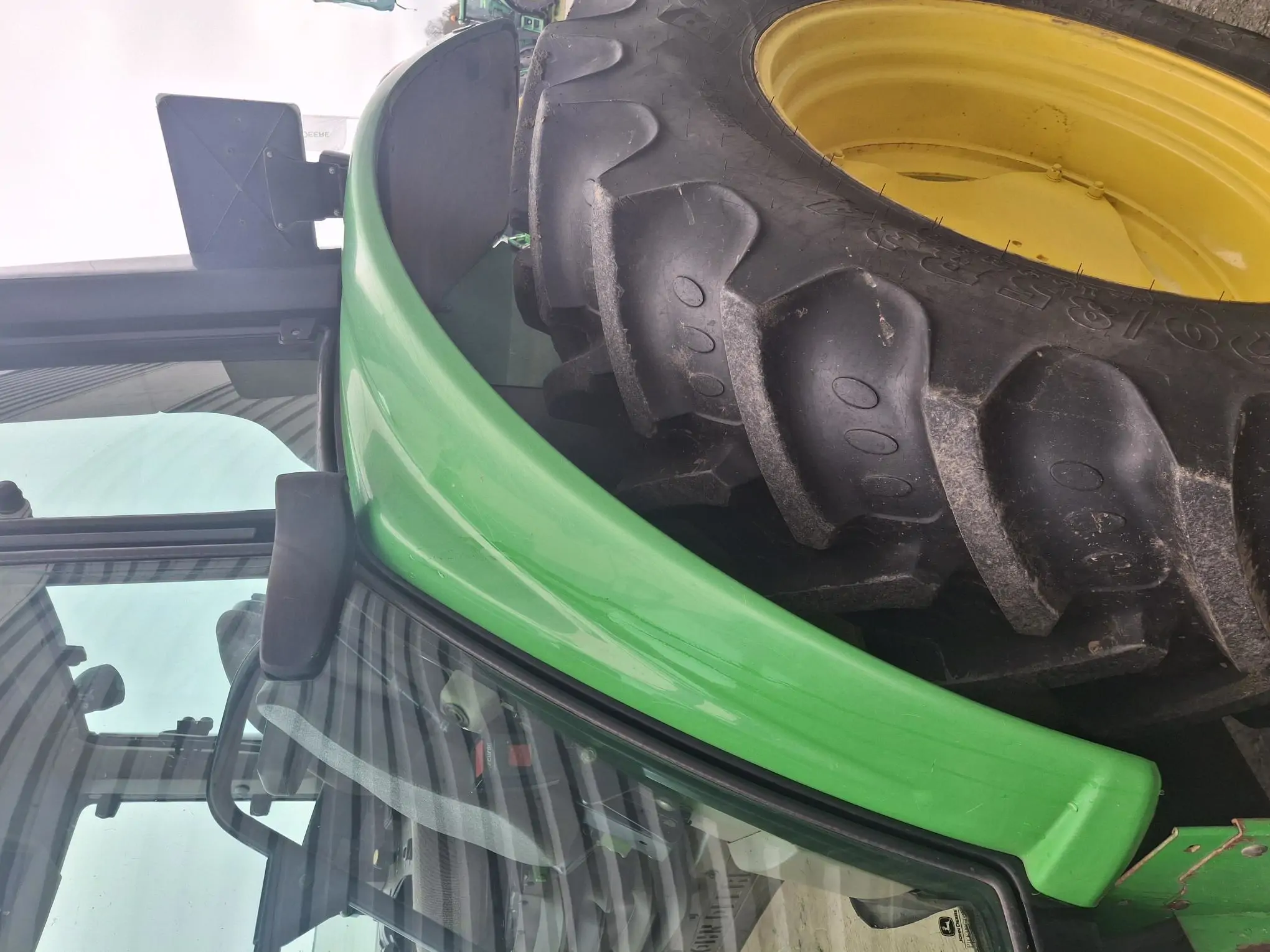 Image JOHN DEERE TRACTEUR JOHN DEERE 6130