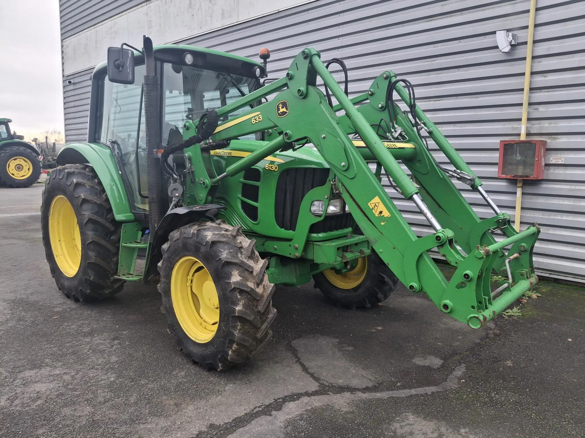 Image JOHN DEERE TRACTEUR JOHN DEERE 6130