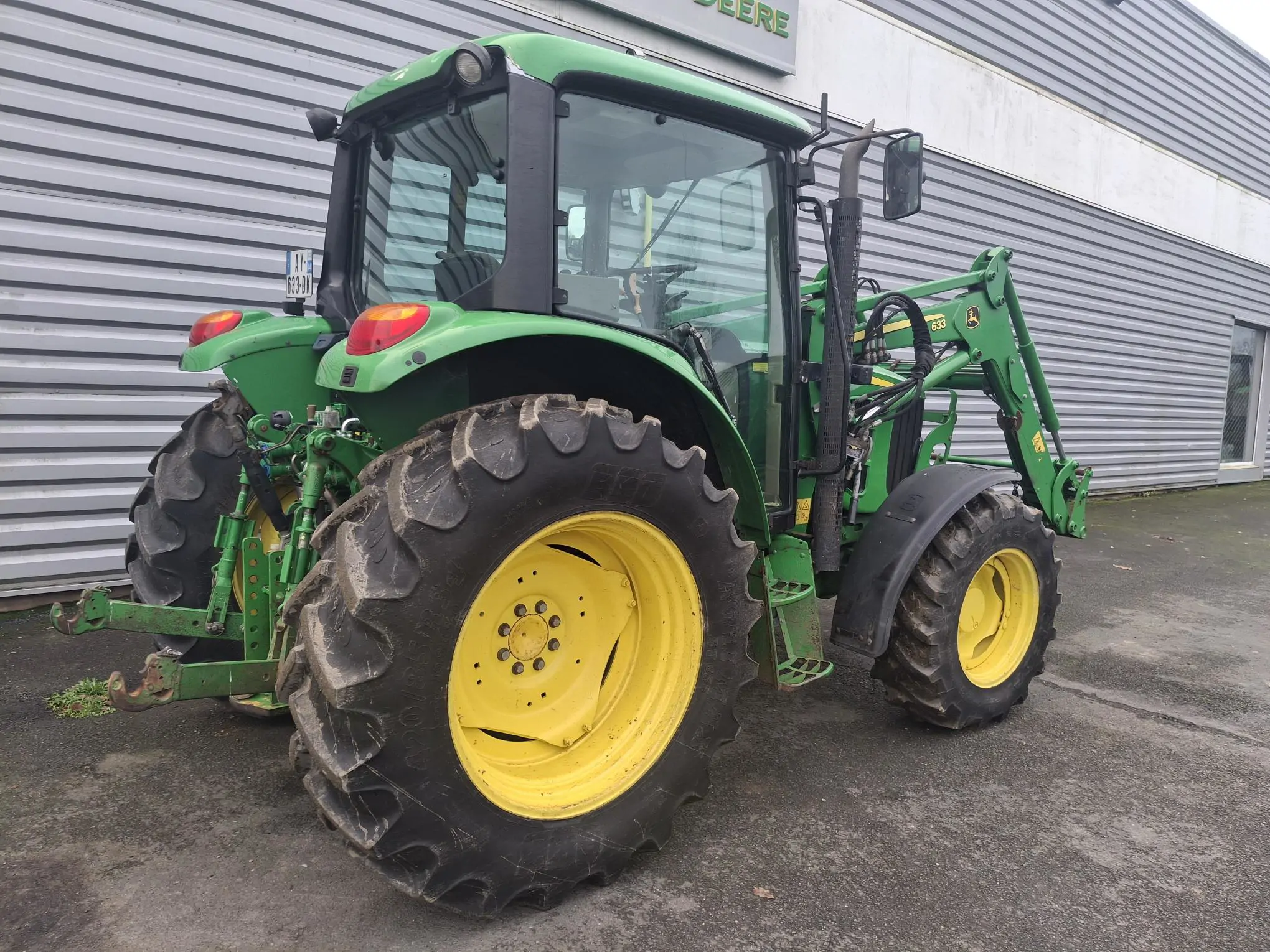 Image JOHN DEERE TRACTEUR JOHN DEERE 6130