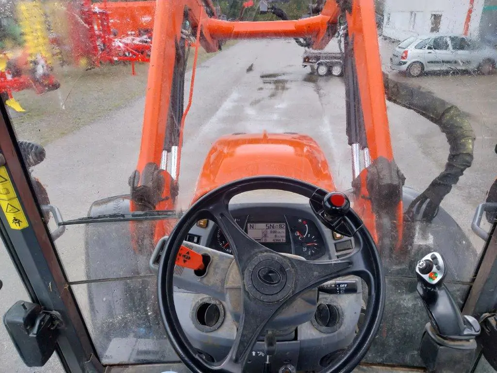Image KUBOTA M135GX