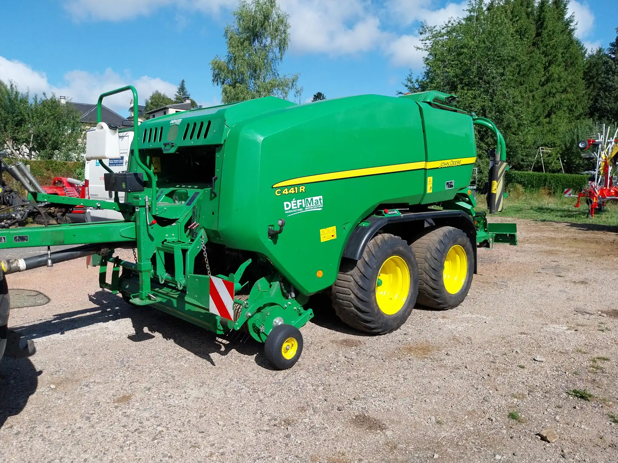 Photo JOHN DEERE PRESSE ENRUBANNEUSE JD C441R