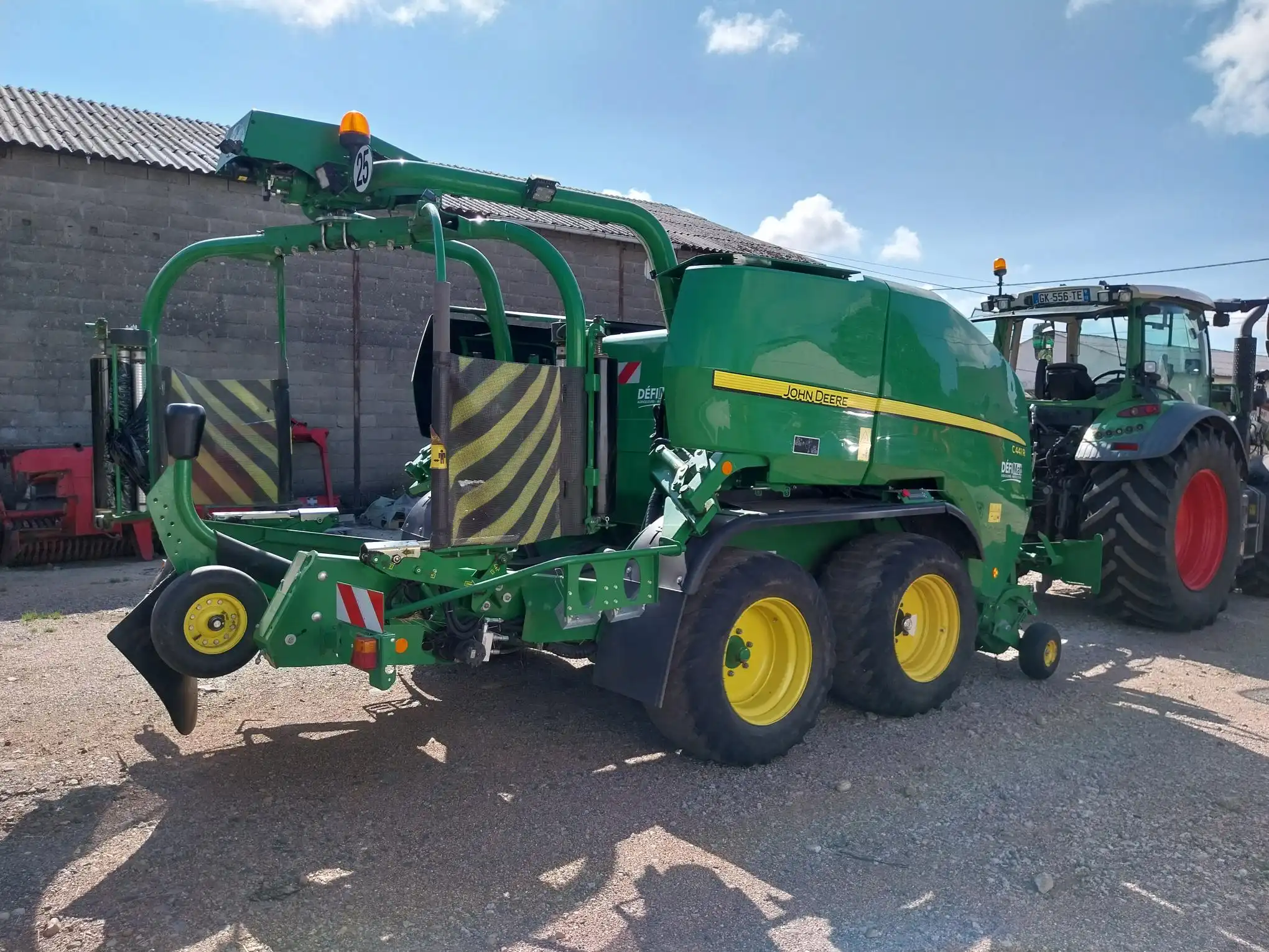 Image JOHN DEERE PRESSE ENRUBANNEUSE JD C441R