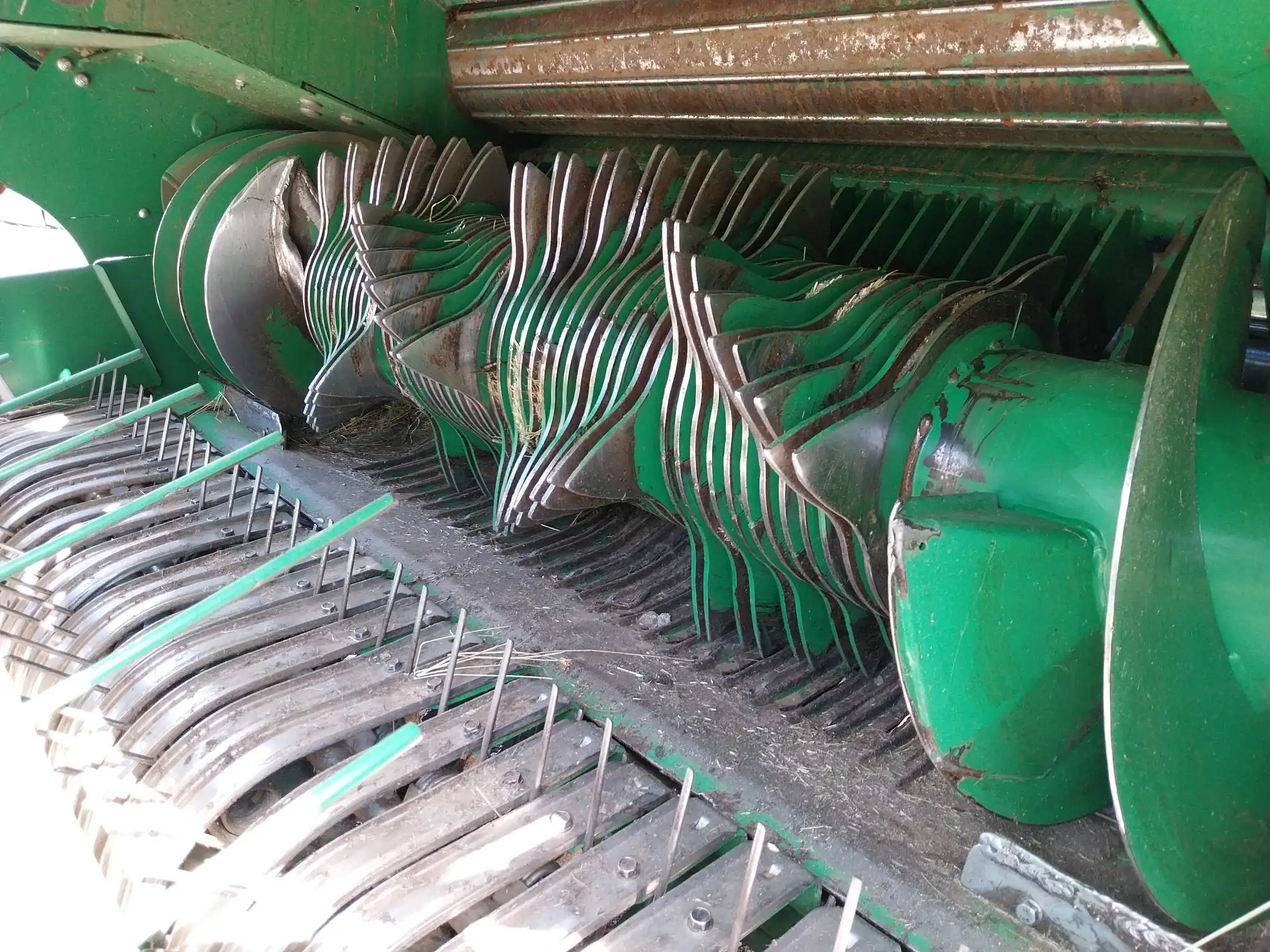 Image JOHN DEERE PRESSE ENRUBANNEUSE JD C441R
